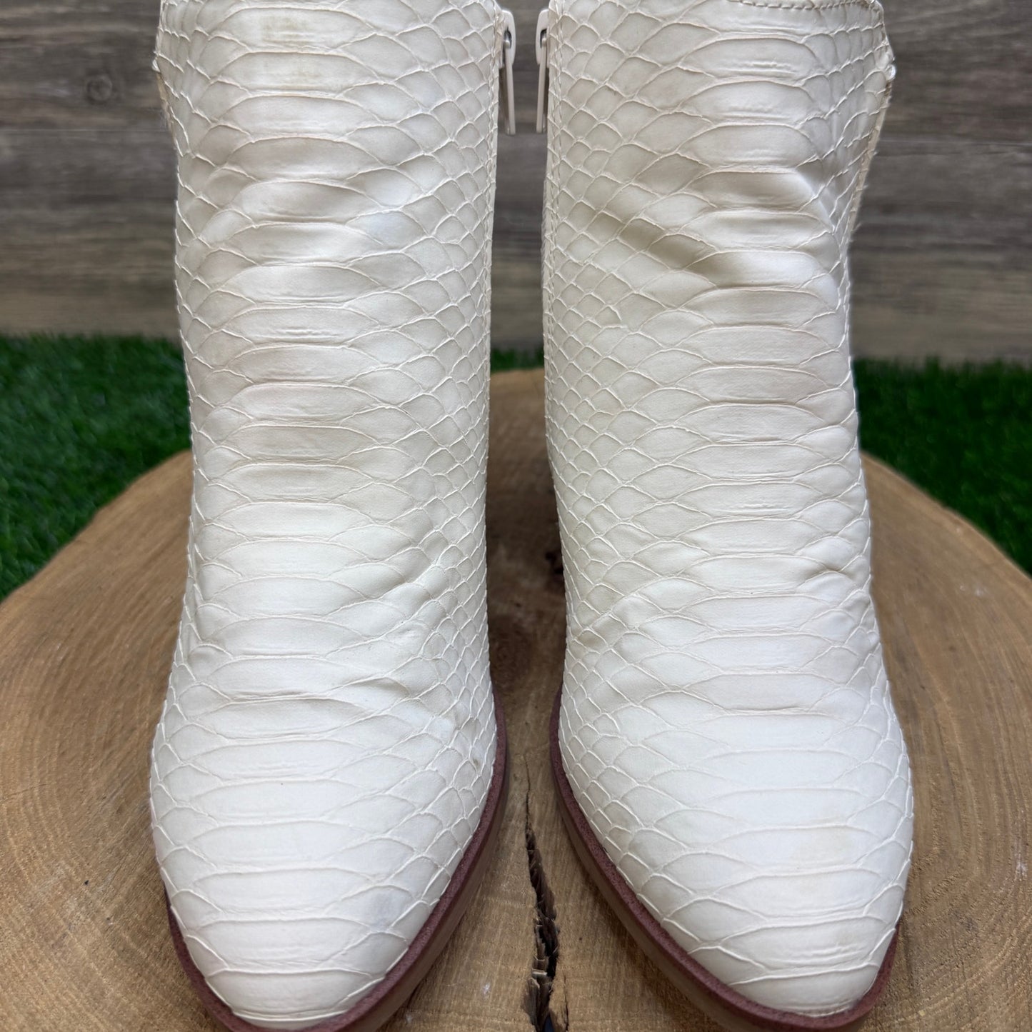 MIA Women - Size 7 - Off White Ankle Faux Leather Zipper Boots MH1385