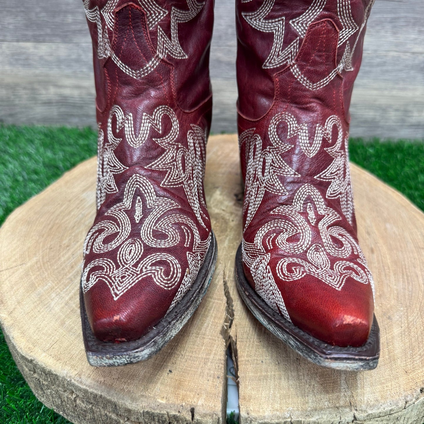 Lane Women - Size 6.5 - Red Saratoga Snip Toe Cowboy Boots Style LB0031D