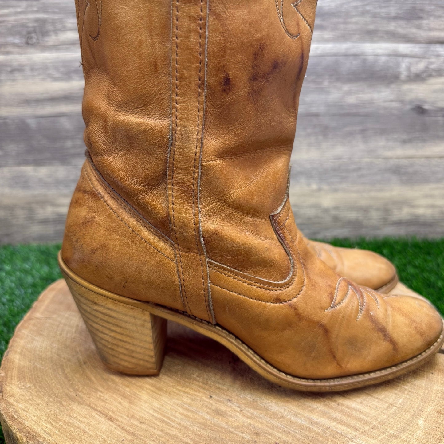 Dingo Women - Size 8 - Vintage Marbled Tan High Heeled Cowboy Boots Style 7316