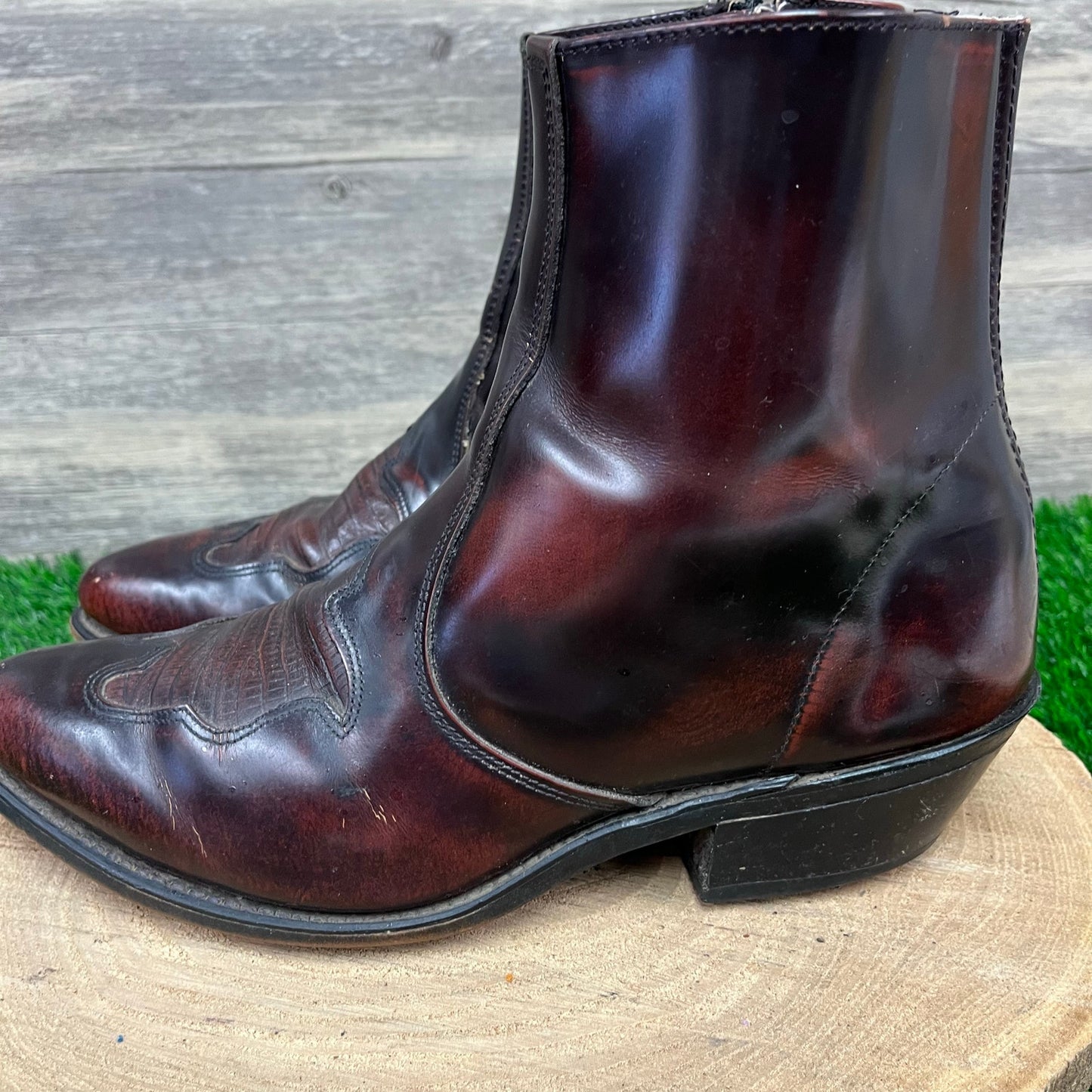 Unknown Men - Size 8EE - Vintage Burgundy Faux Lizard Inlay Zipper Boots 77835