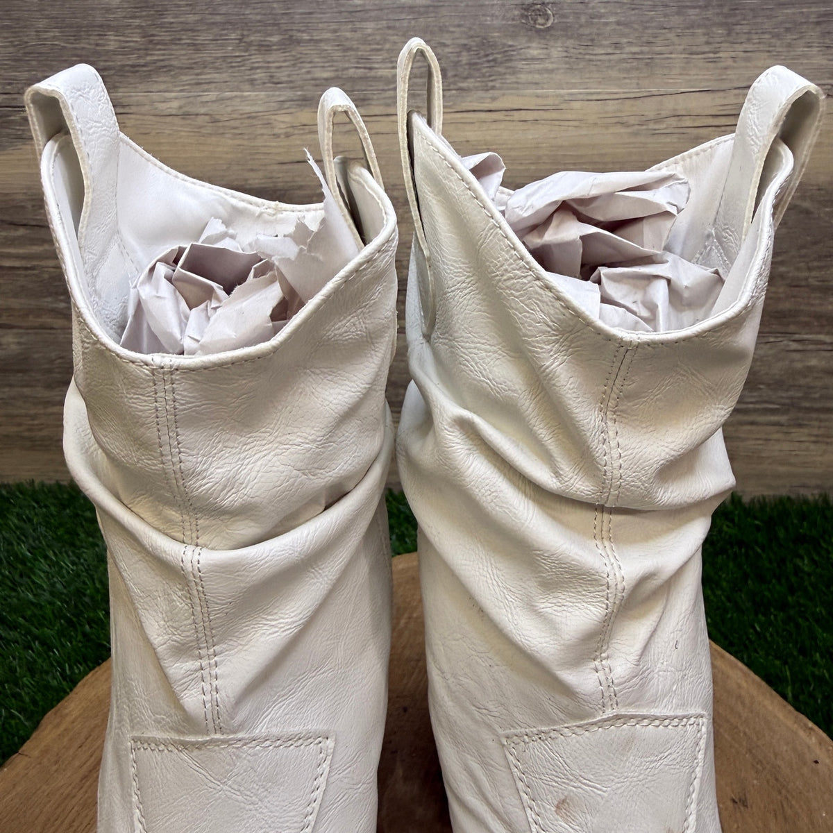 Charles Albert Women - Size 7M - White Vegan Leather Ankle Boots Style 08017