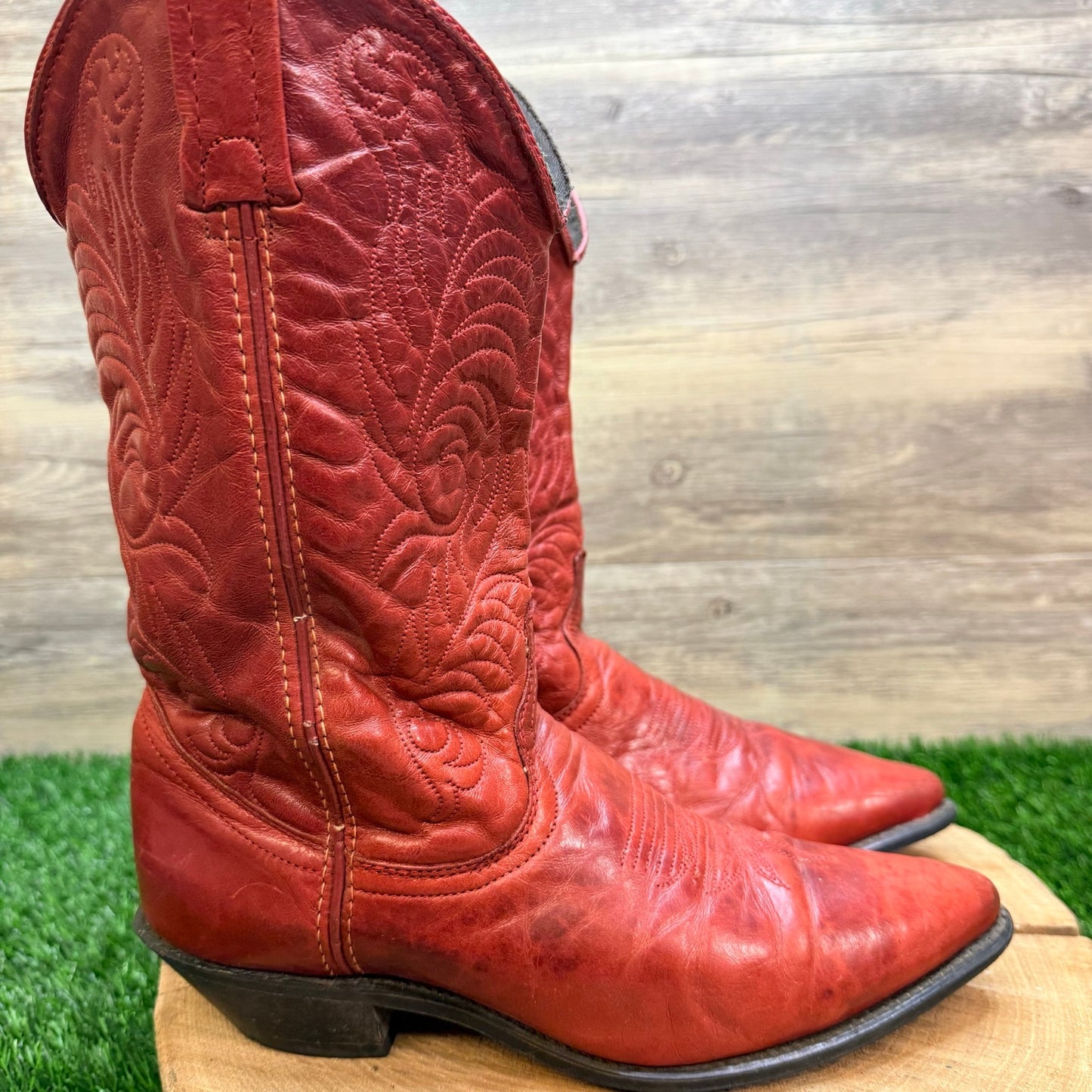 Justin Women - Size 8M - Red Western Cowboy Boots