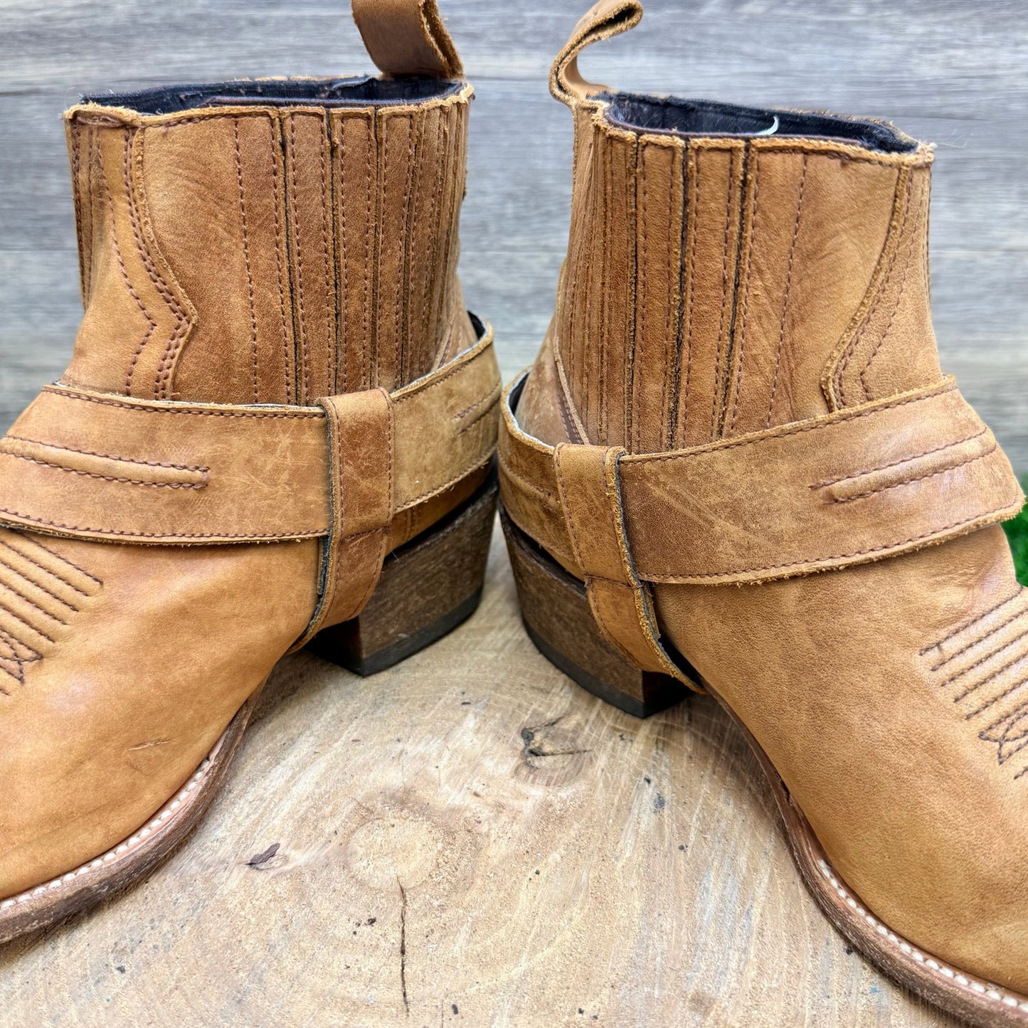 Matisse Women - Size 8.5M - Tan Suede Harness Ankle Boots Judd