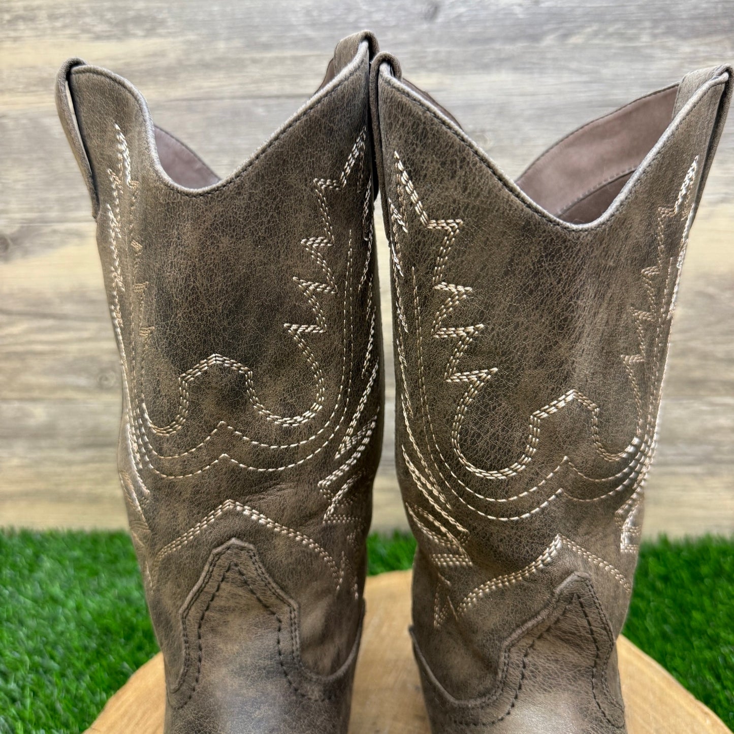 Xappeal Women - Size 8 - Grayish Brown Faux Leather Cowboy Boots