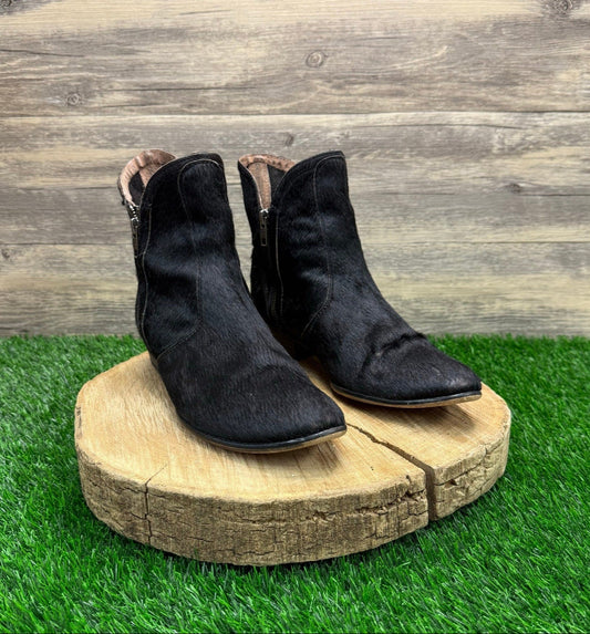 YKK Women - Size 10 - Black Cowhide Ankle Zipper Boots