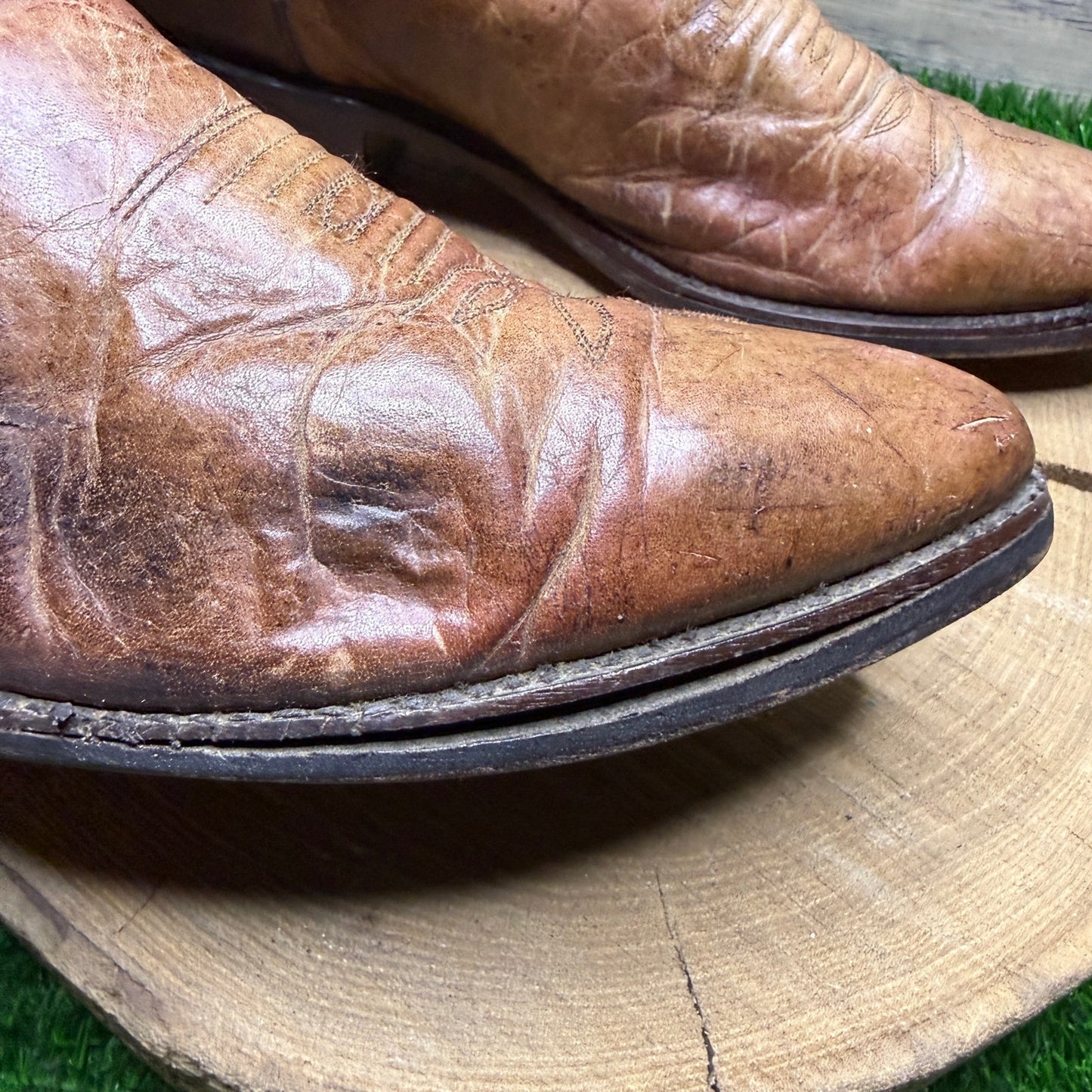 Justin Men - Size 10.5 EE - Tan Western Cowboy Boots Style 1567