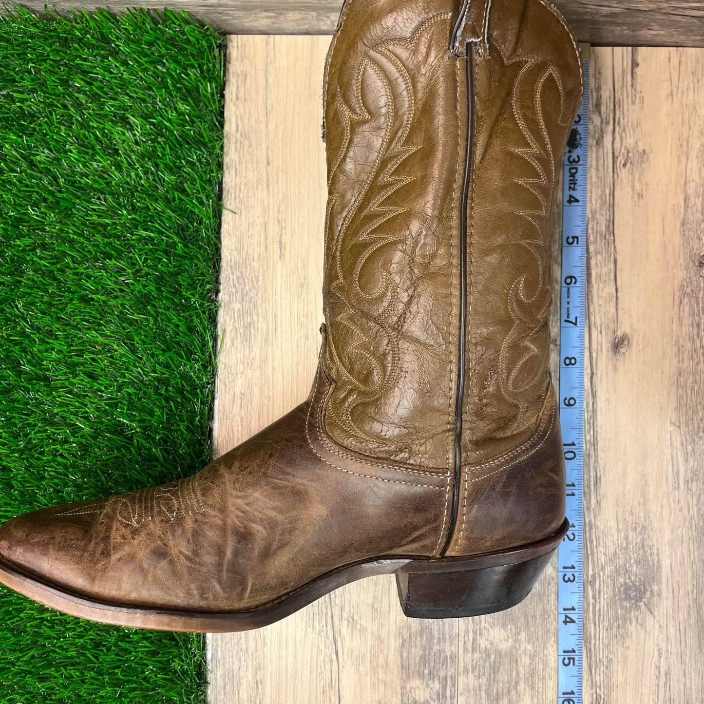 Laredo Men - Size 10.5EE - Vintage Brown Cowboy Boots Style 2573