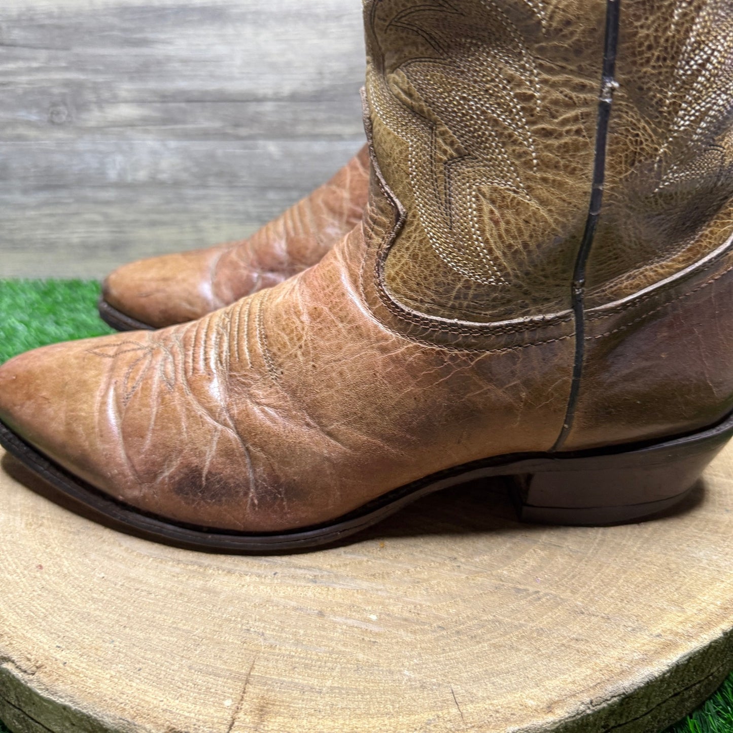 Justin Men - Size 10.5 EE - Tan Western Cowboy Boots Style 1567