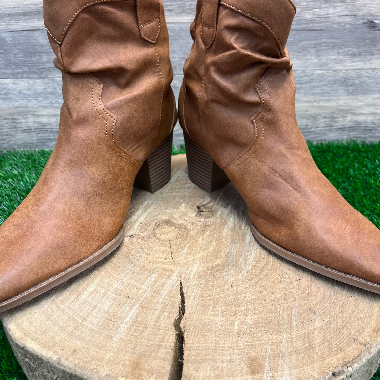 Time & Tru Women - Size 11 - Tan Soft Faux Leather Ankle Boots Style 7309