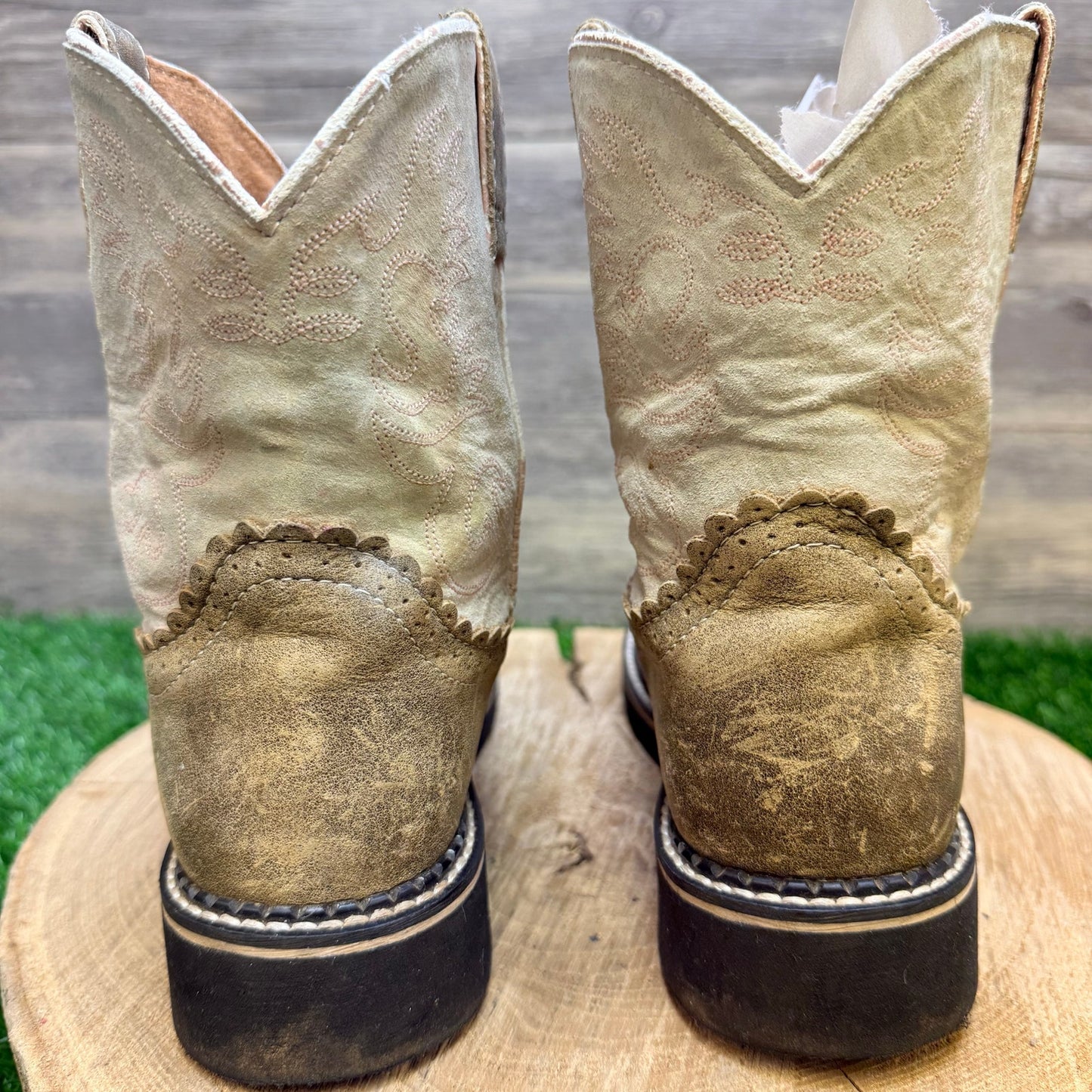 Ariat Youth - Size 5 - Tan/Cream Round Toe Cowboy Boots 10001995