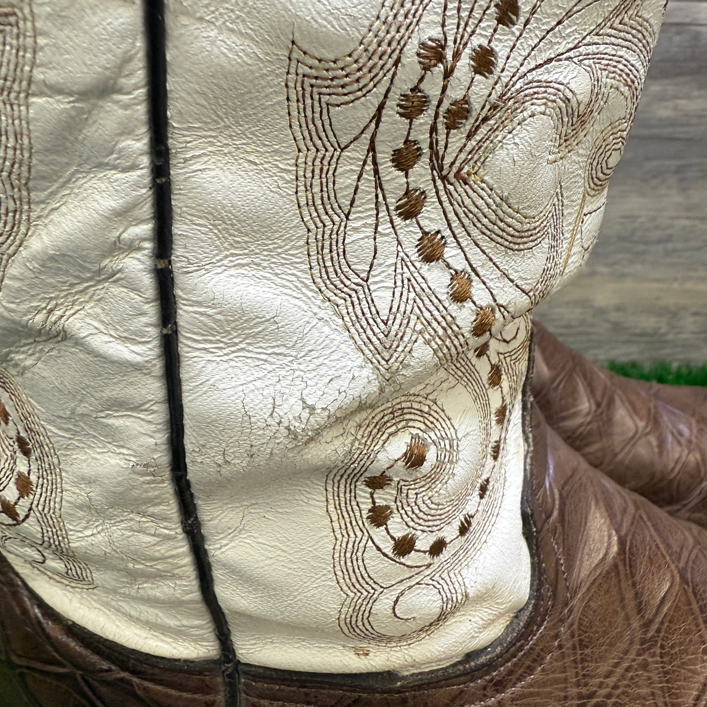 Ferrini Men - Size 11.5D - Brown/White Pirarucu Print Square Toe Cowboy Boots