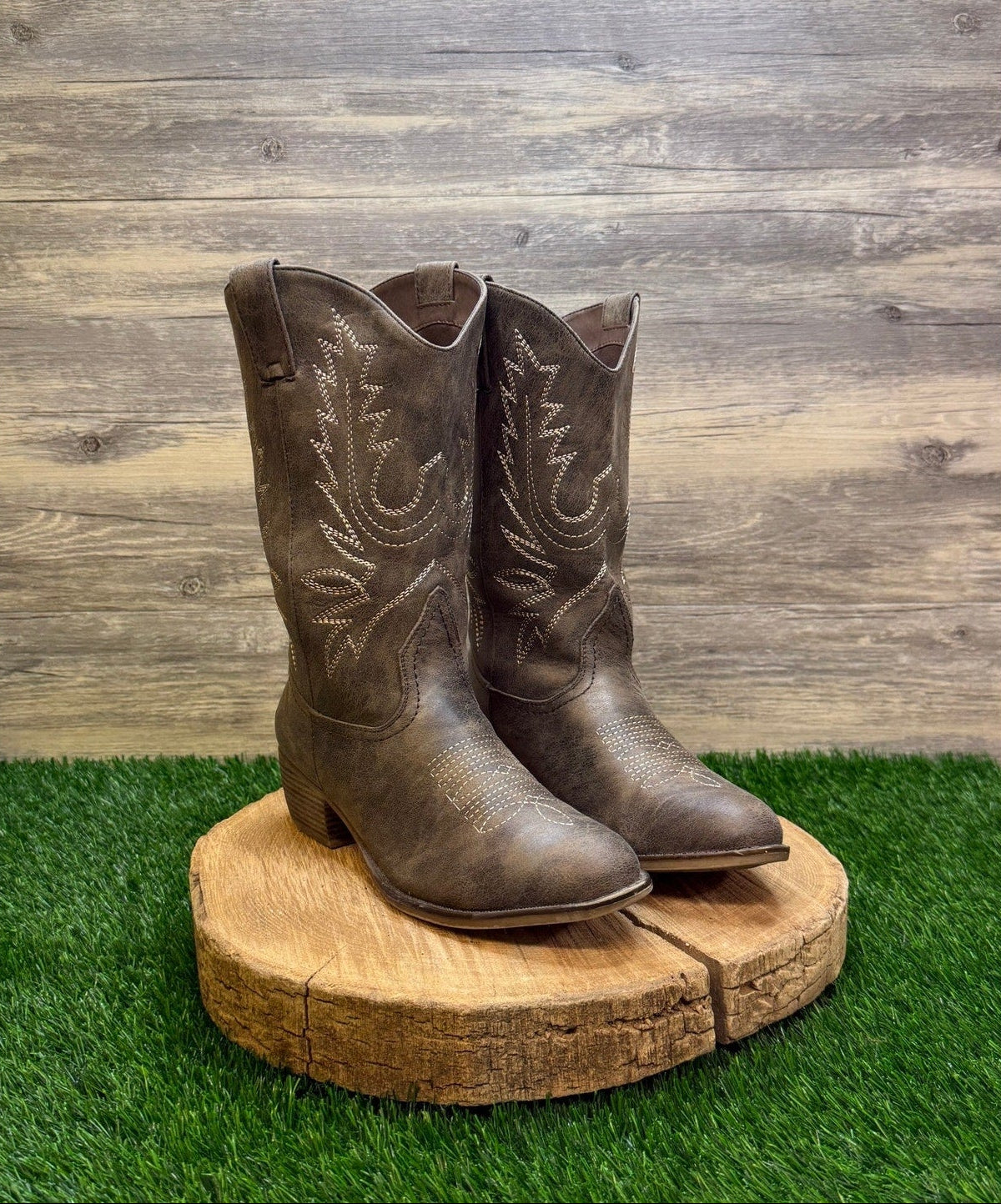 Xappeal Women - Size 8 - Grayish Brown Faux Leather Cowboy Boots