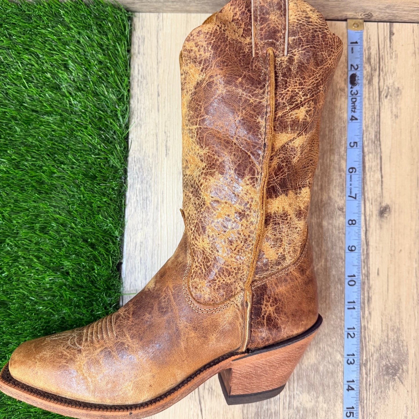 Justin Women - Size 7.5B -  Distressed Tan Square Toe Cowboy Boots BRL122