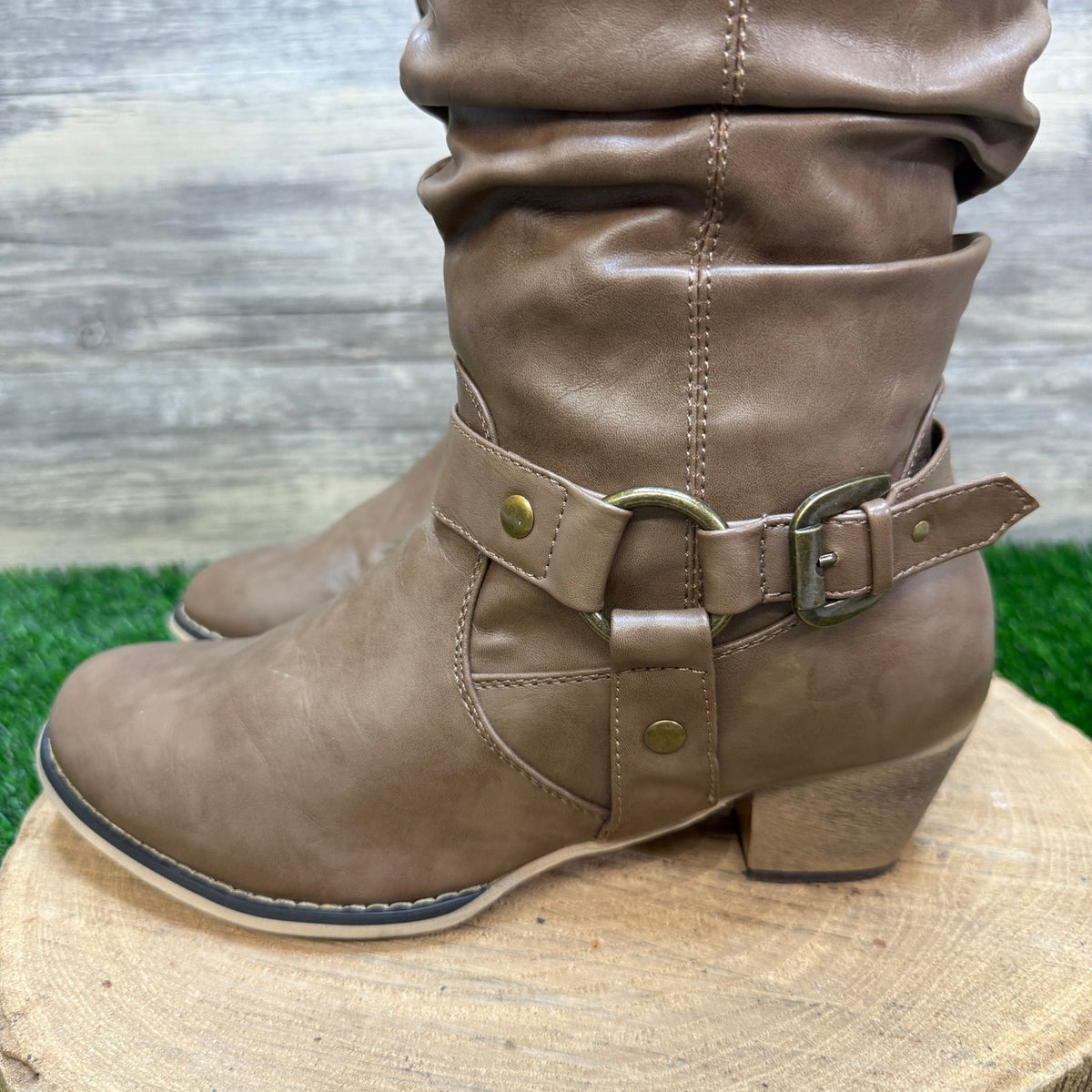 Refresh Women - Size 10 - Beige Slouch Buckle Faux Leather Boots Style Wild