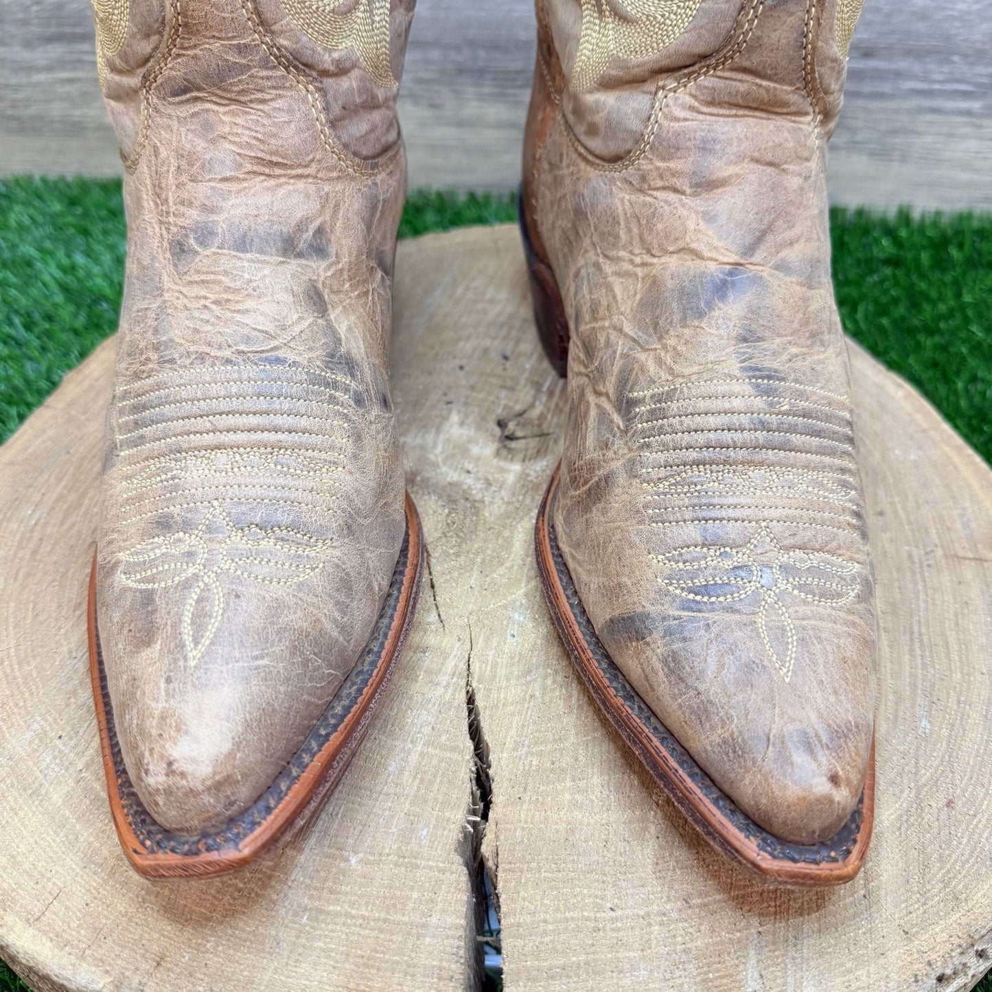 Justin Women - Size 9B - Distressed Brown Snip Toe Cowboy Boots BRL103