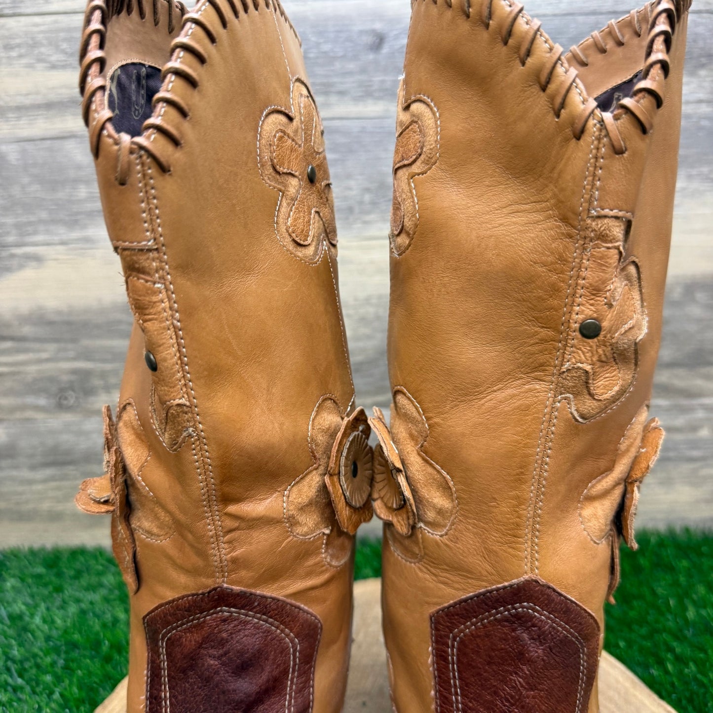 Mia Women - Size 8.5M - Beige/Brown Boho Floral Western Cowboy Boots Candida