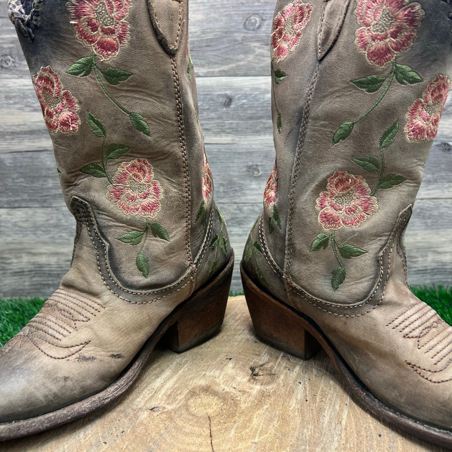 Liberty Black Women - Size 6 - Distressed Brown Nina Rose Cowboy Boots