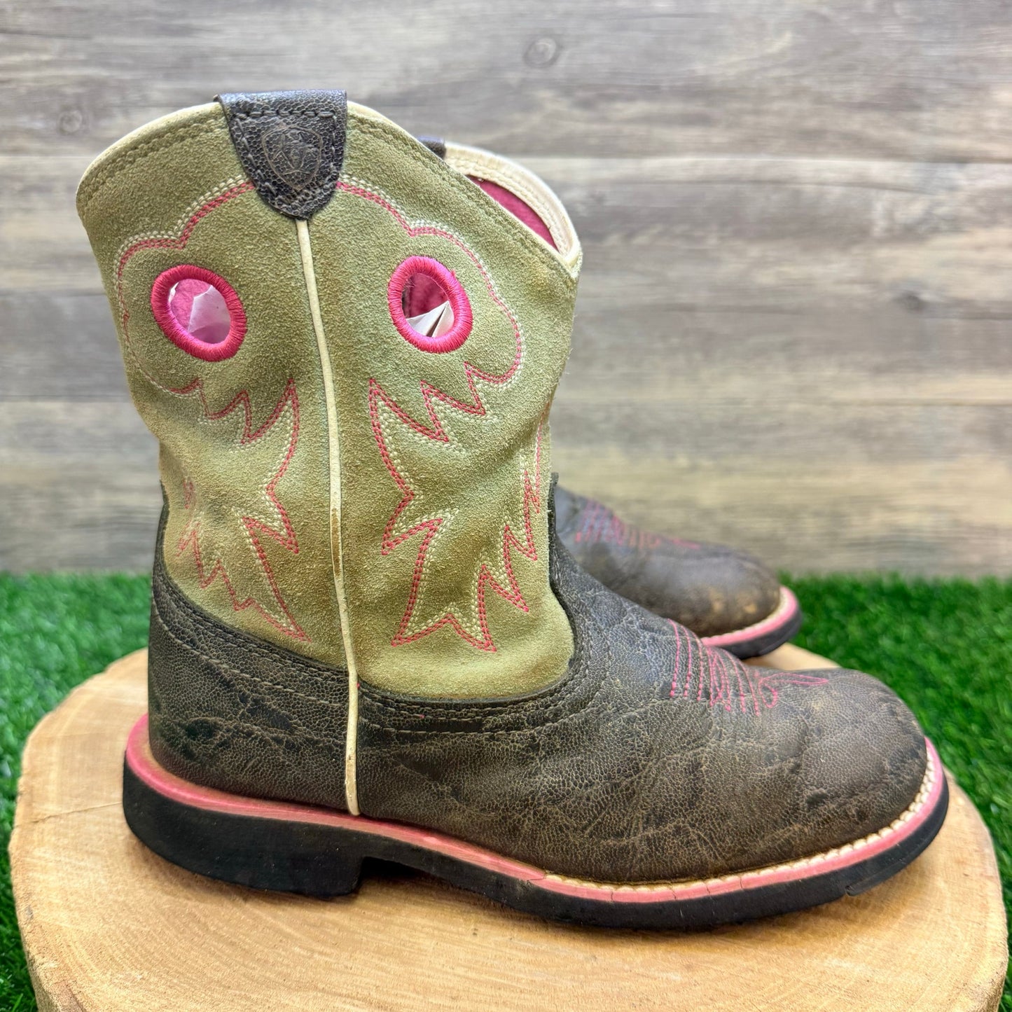 Ariat Youth - Size 4.5 - Distressed Black / Tan Round Cowboy Boots 10012799