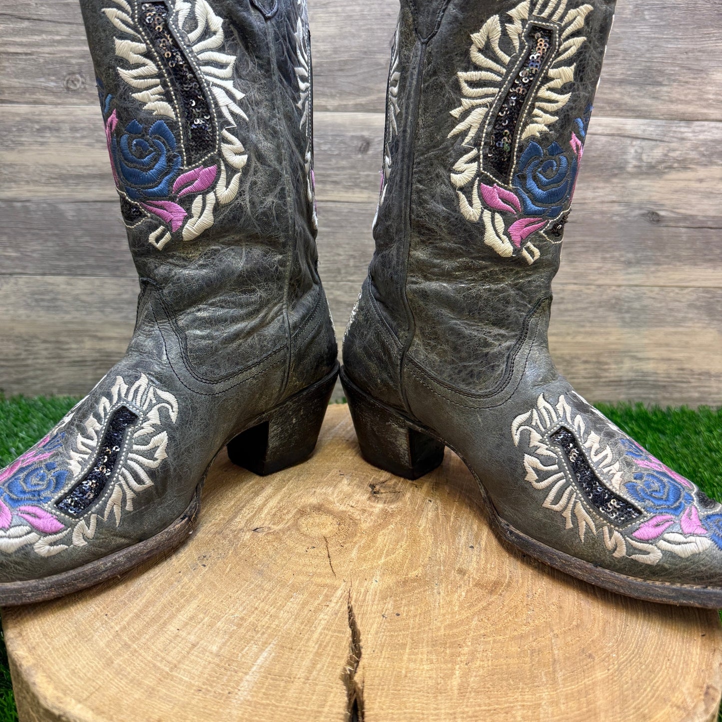Corral Women - Size 8M - Gray Horseshoe Rose Snip Toe Cowboy Boots Style R2523