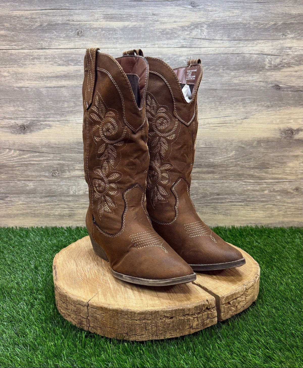 Rampage Women - Size 7.5M - Brown Soft Faux Suede Cowboy Boots 429105