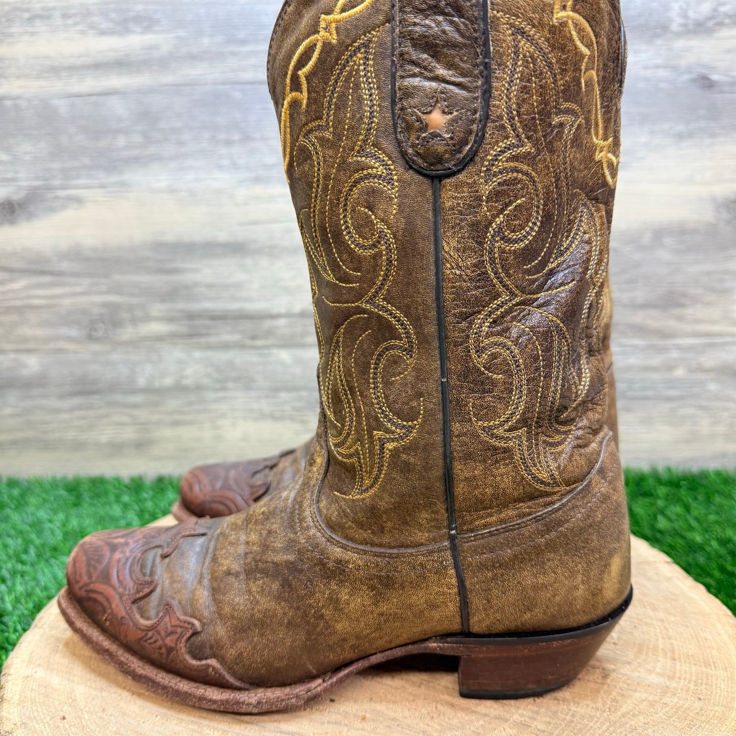Tony Lama Women - Size 6.5B - Distressed Brown Santa Fe Tip Cowboy Boots VF6004