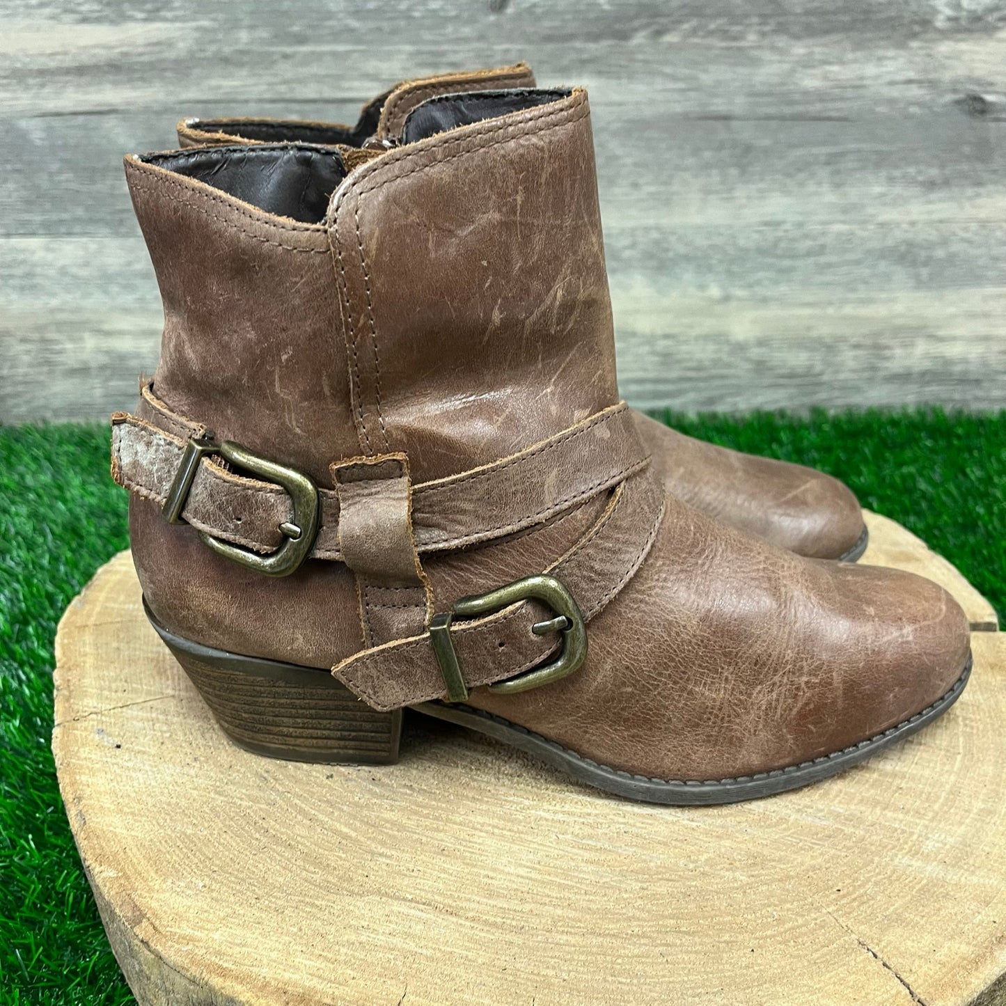 Me Too Women - Size 8M - Brown Ankle Zipper Boots Style 205292