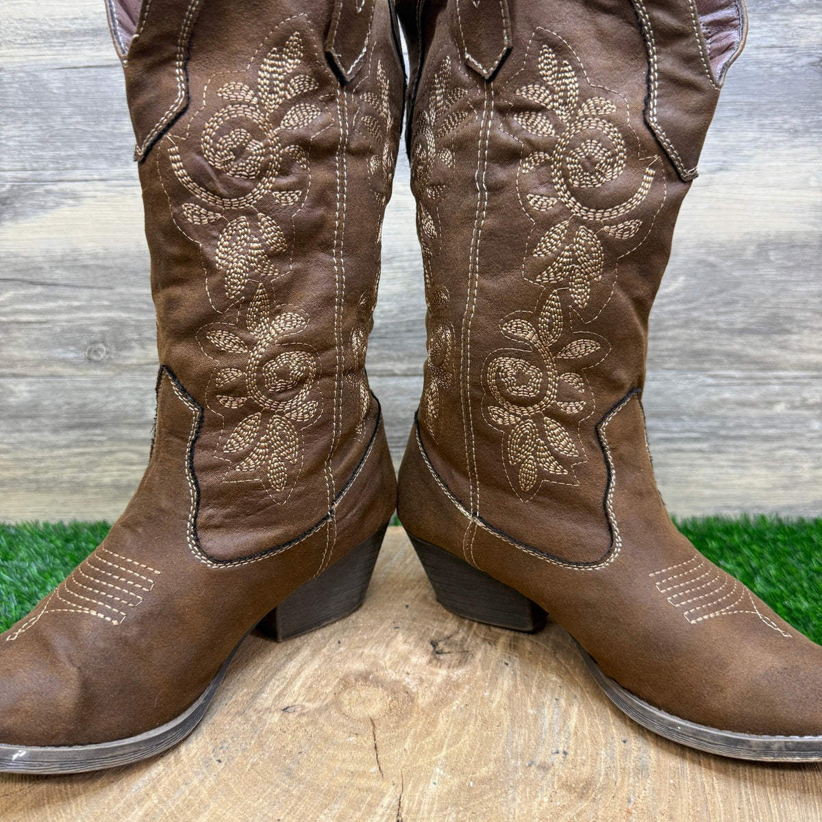 Rampage Women - Size 7M - Brown Soft Faux Leather Cowboy Boots 429105