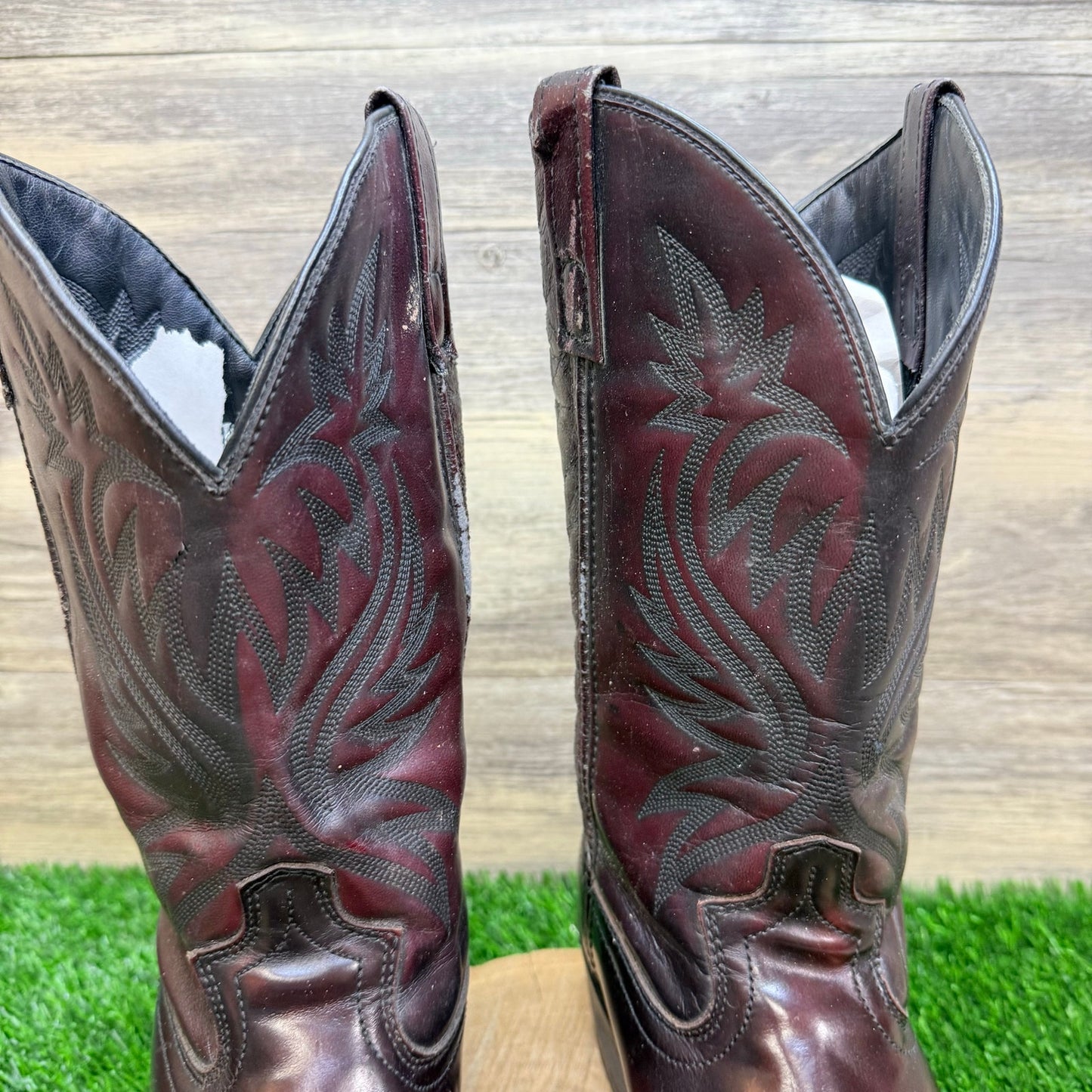 Laredo Men - Size 11EW - Vintage Burgundy Western Cowboy Boots 4246