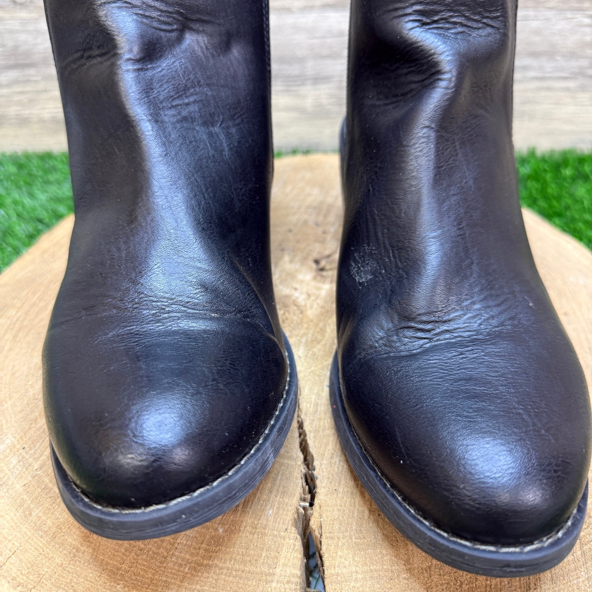 Euro Soft Women - Size 10M - Black Faux Leather Ankle Zipper Boots Aisleigh