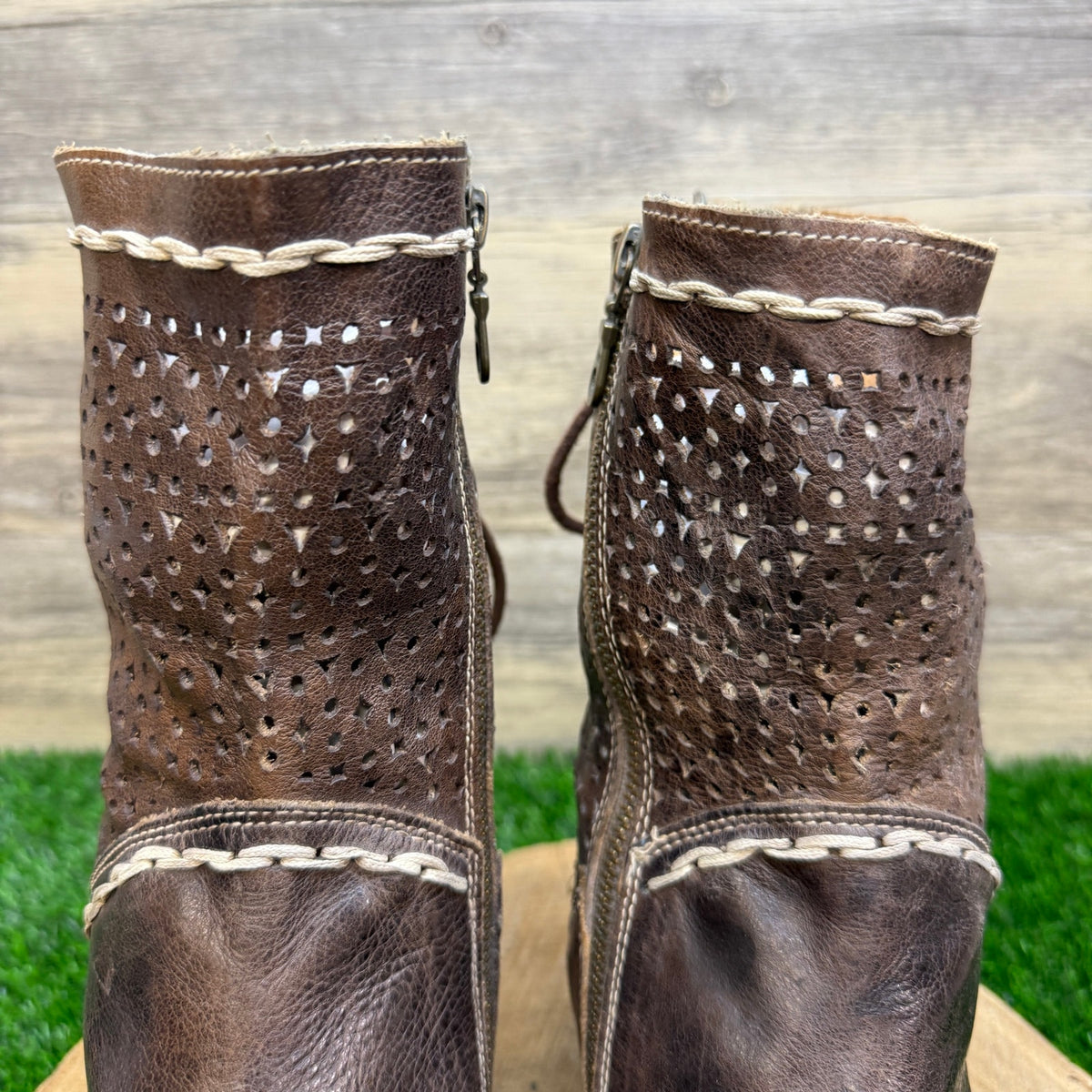 Bed Stu Women - Size 8.5 - Distressed Brown Cobbler Series Perforated Boots