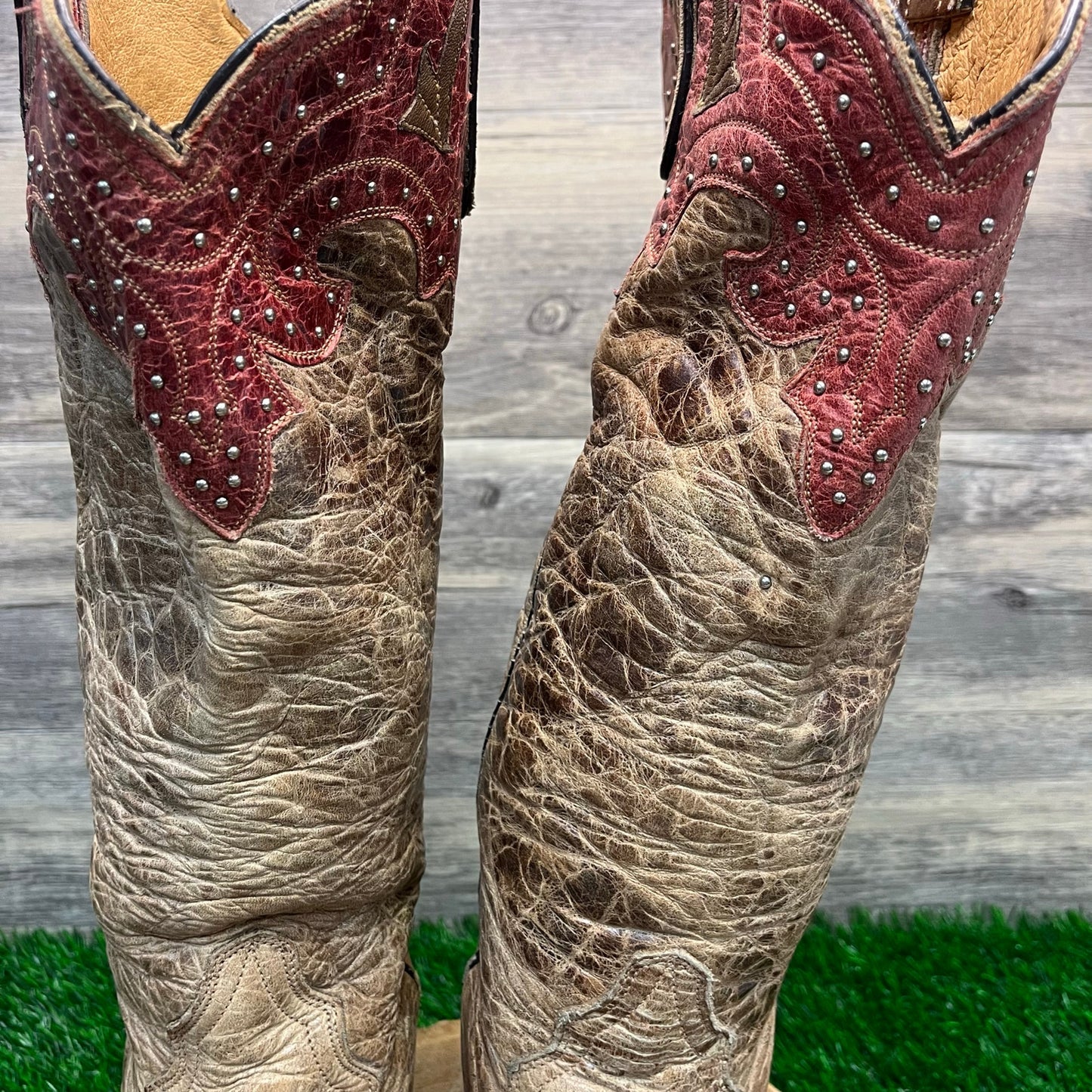 Sterling River Women - Size 10B - Tan/Red Studded Snip Toe Cowboy Boots SR250