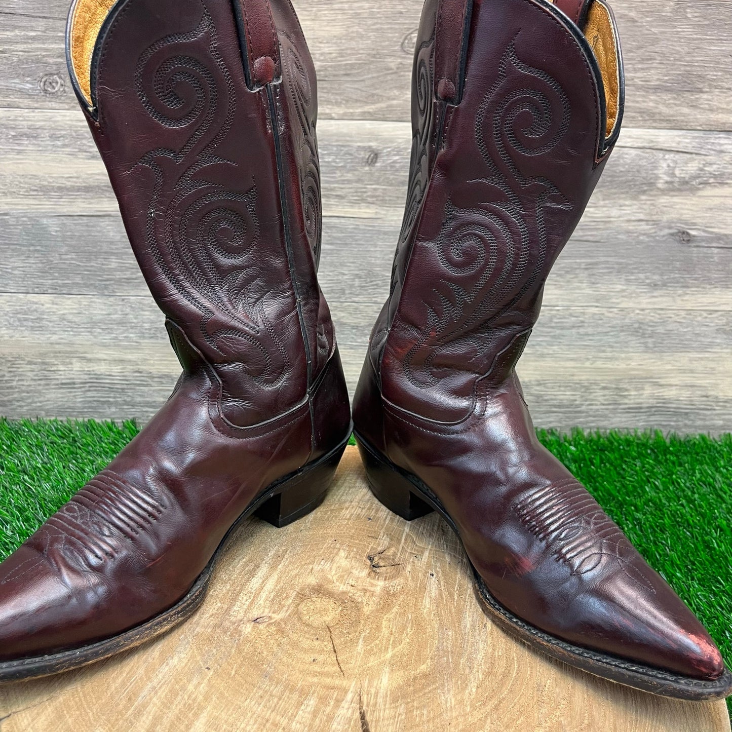 Tony Lama Women - Size 8B - Maroon Cowboy Boots Style VE1985