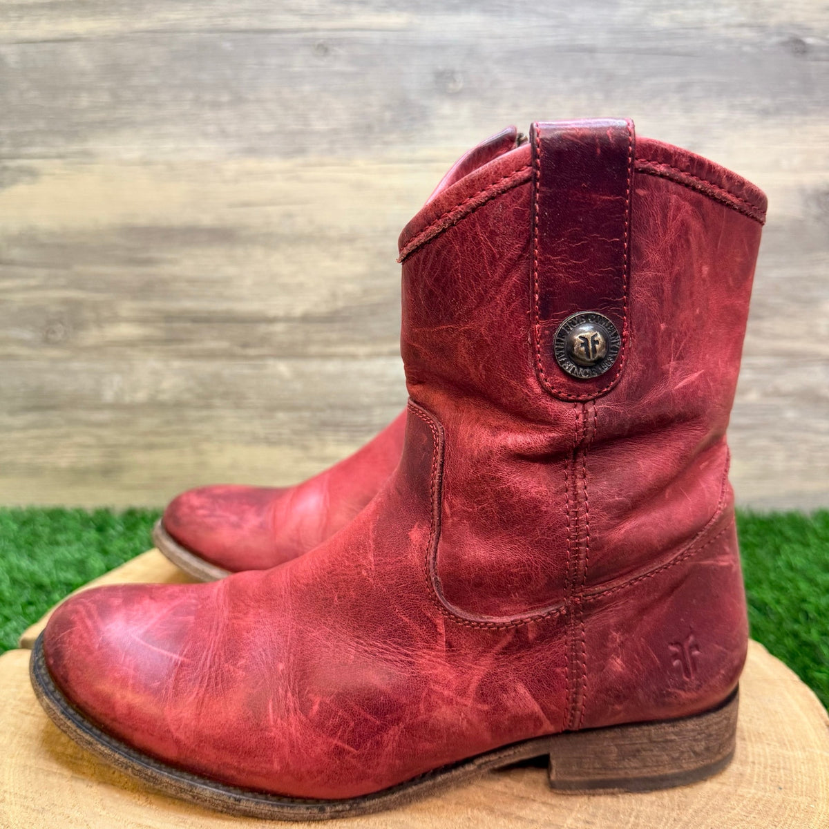 Frye Women - Size 7B - Burgundy Melissa Button Shorties Zipper Boots 3477908