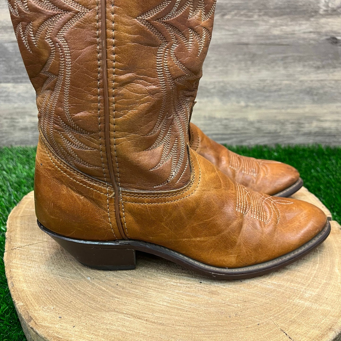 Laredo Women - Size 6.5M - Vintage Tan Cowboy Boots Style 41404