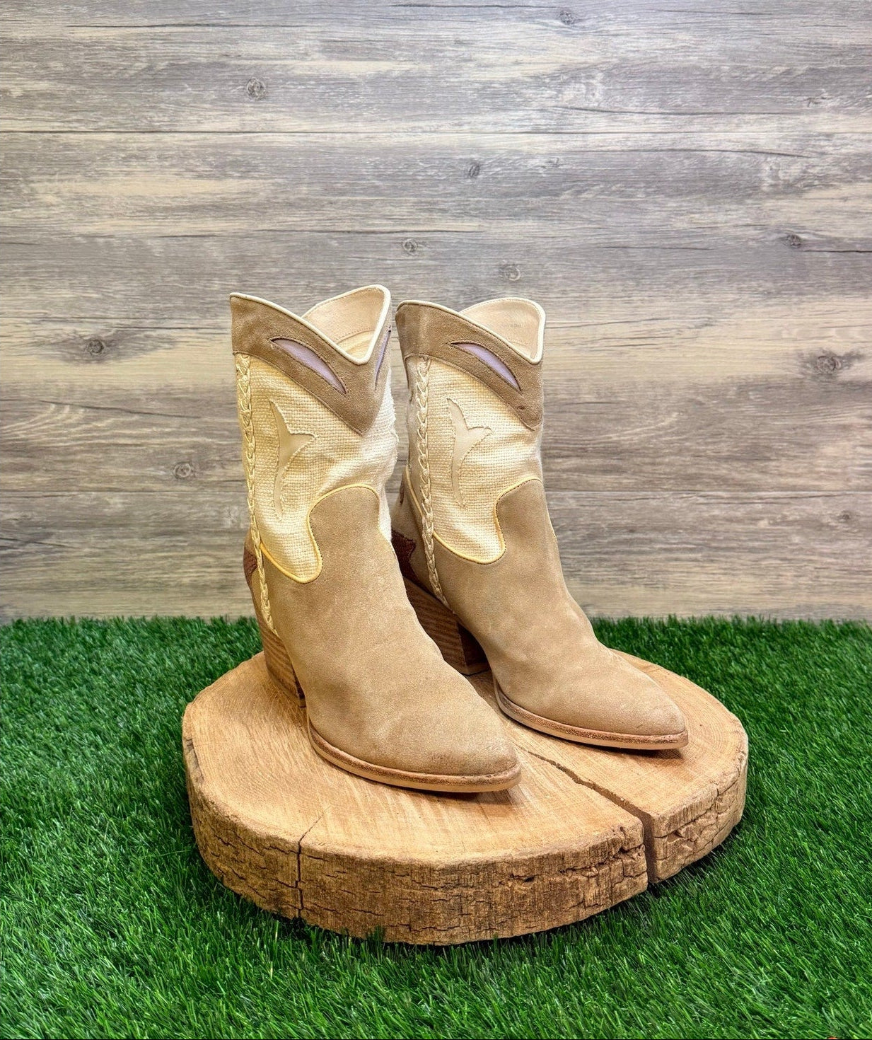 Dolce Vita Women - Size 9 - Beige / Cream Suede Canvas Ankle Boots