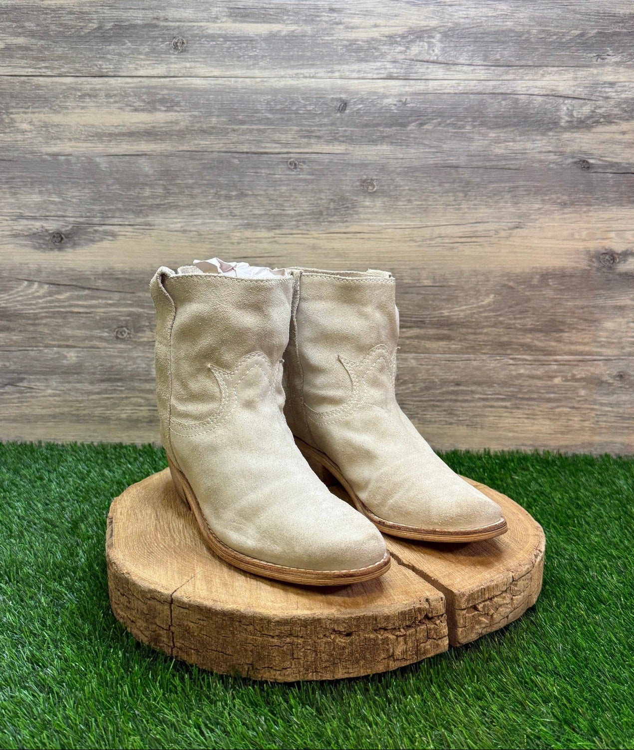 Sam Edelman Women - Size 8.5 - Cream Suede Ankle Boots Style 72298
