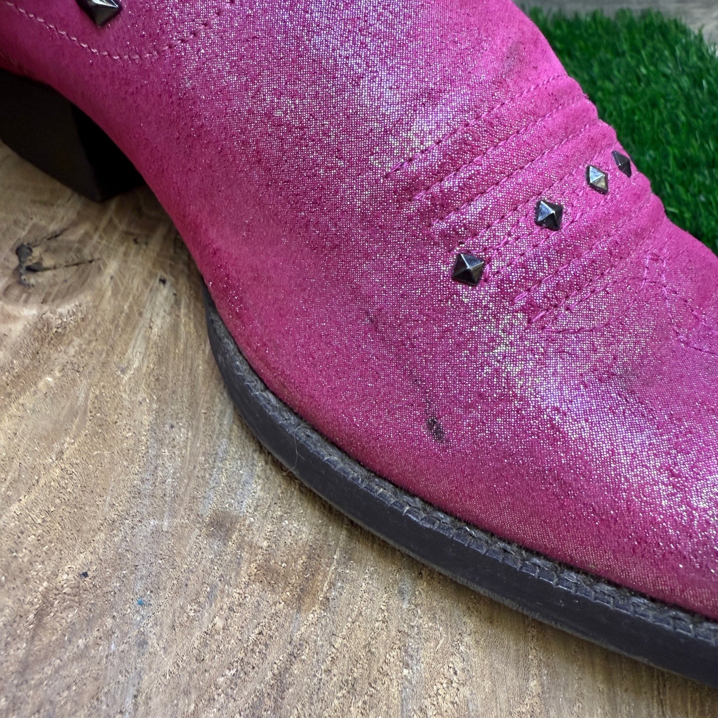 Ariat Youth - Size 6 - Pink Studded Snip Toe Cowboy Boots Style 10012798