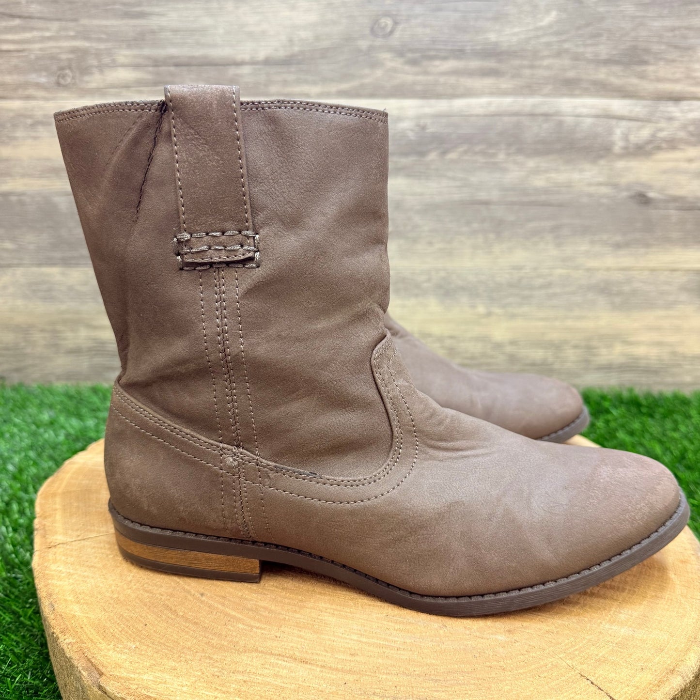 Faded Glory Women - Size 8 - Brown Faux Leather Ankle Boots 607728