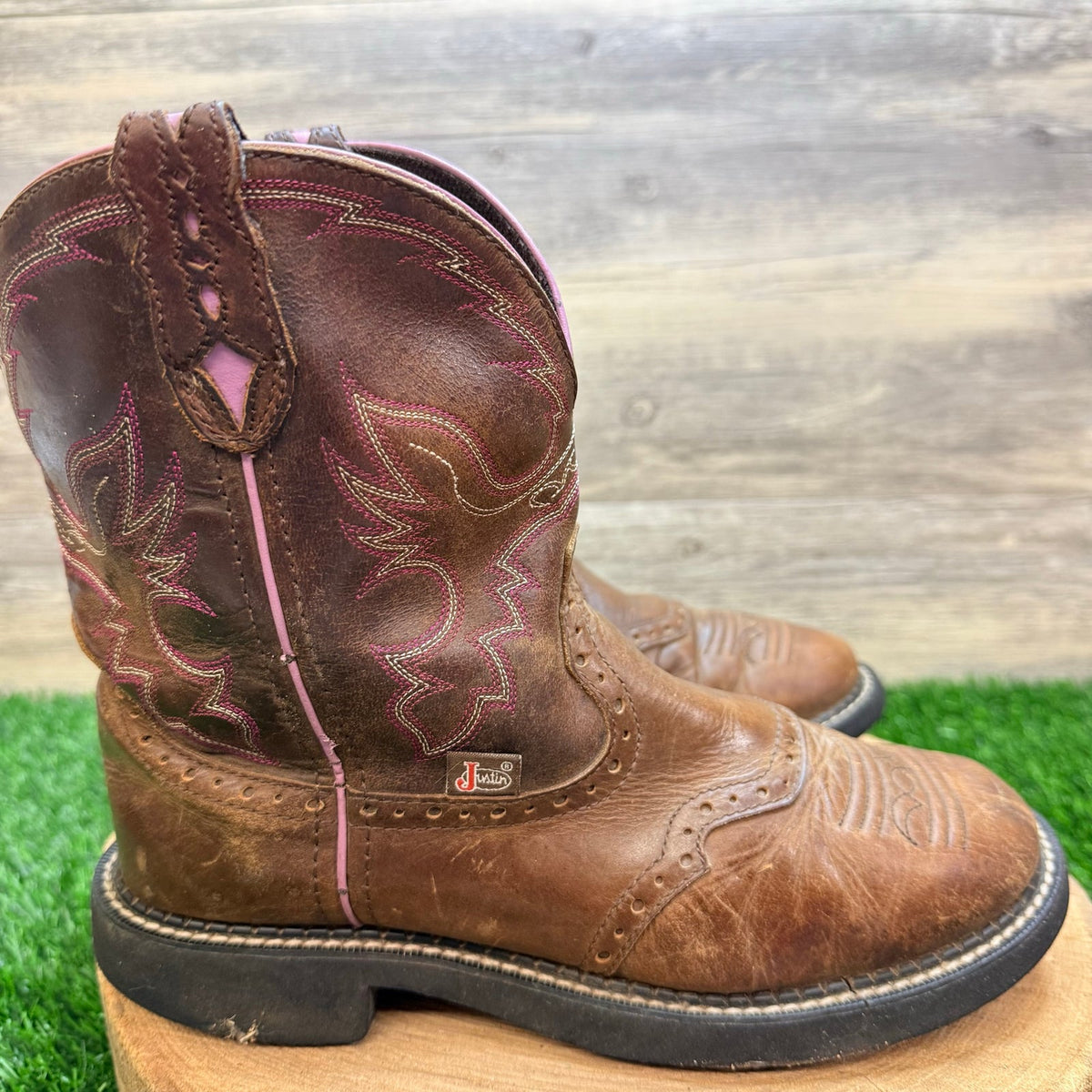 Justin Women - Size 9B - Brown / Pink Gypsy Cowboy Boots L9903