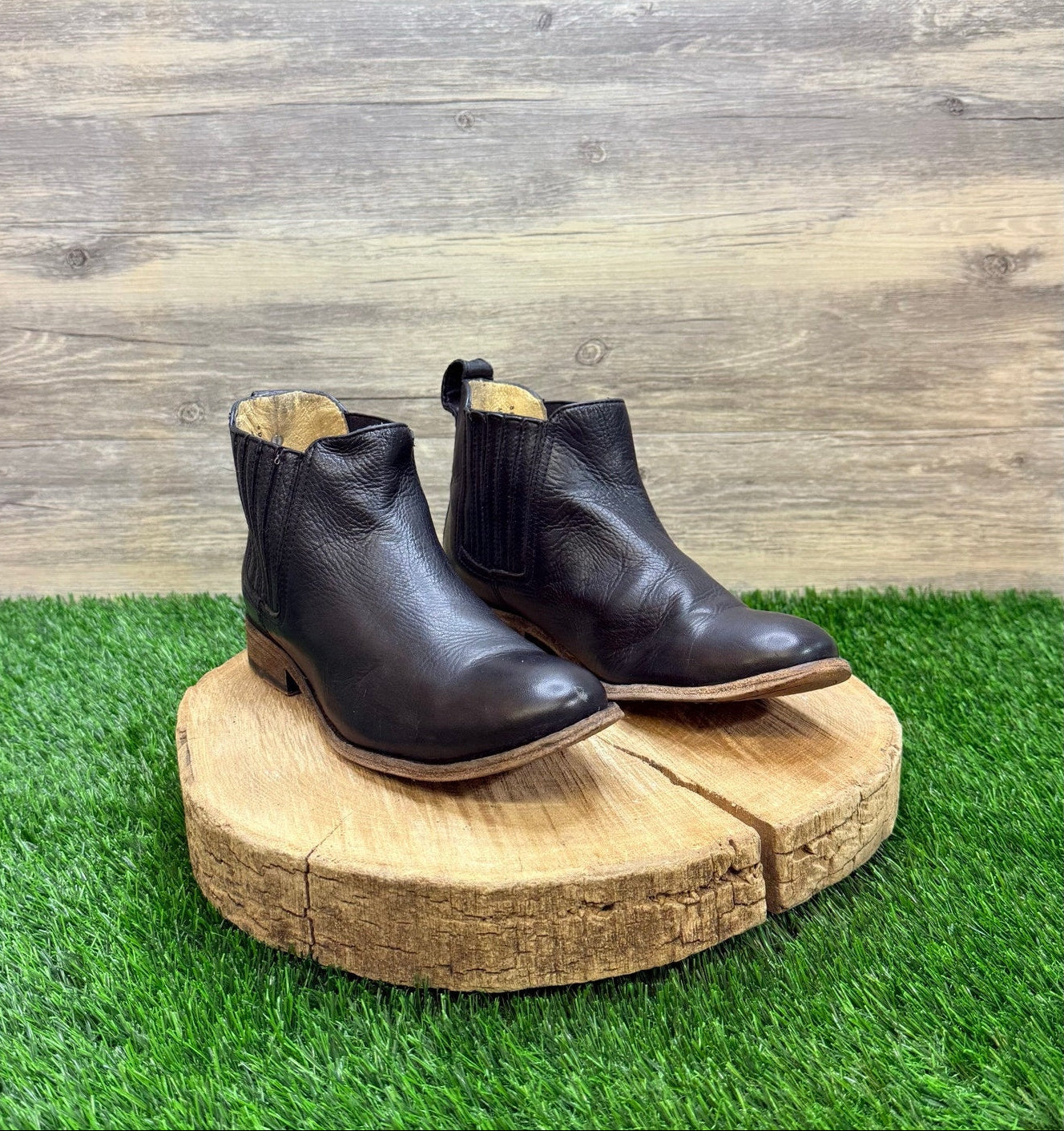 Frye Women - Size 8B - Black Ankle Boots 347708