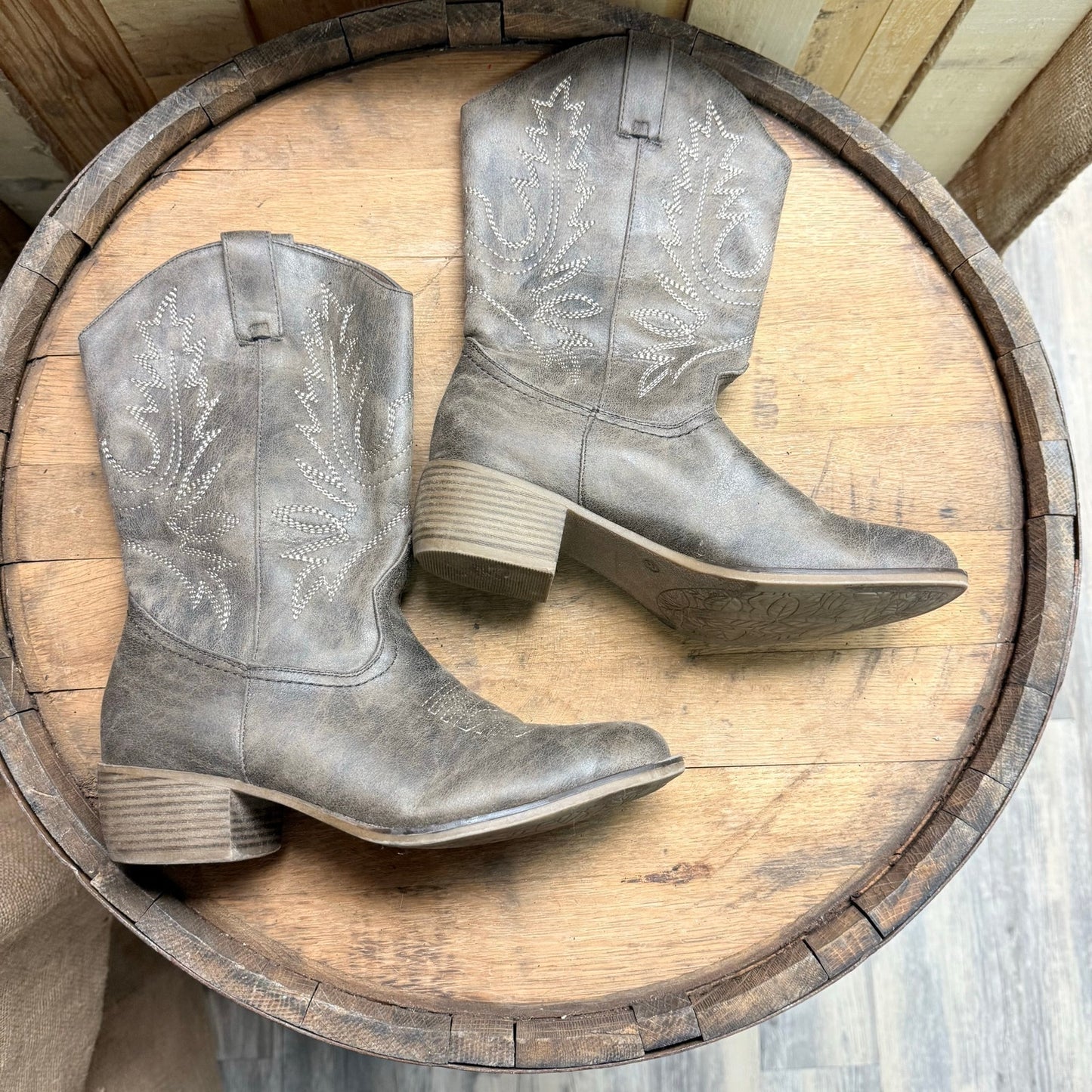 Xappeal Women - Size 8 - Grayish Brown Faux Leather Cowboy Boots