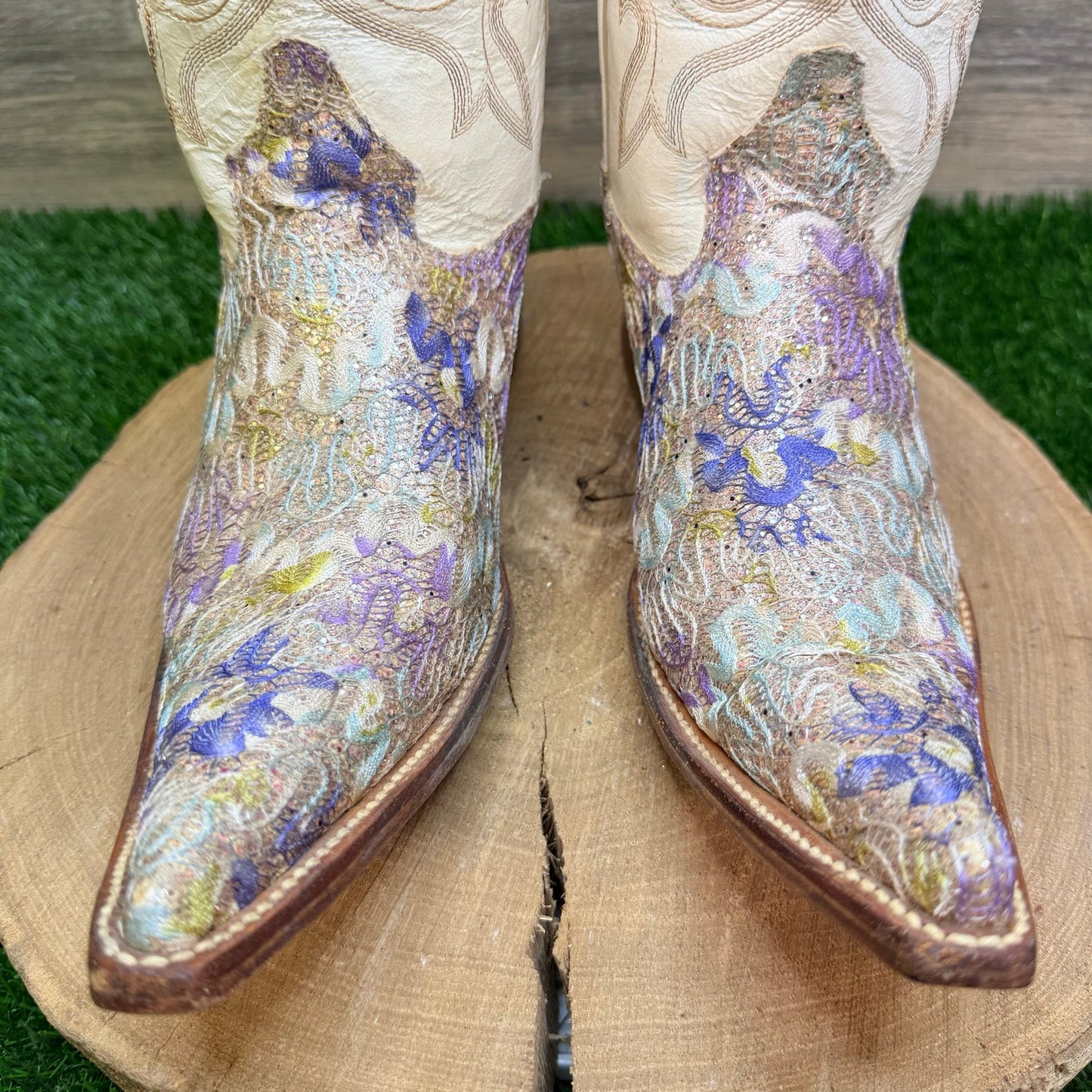 Villalpando Women - Size 8.5 - White / Purple Lace Mexico Pointed Cowboy Boots
