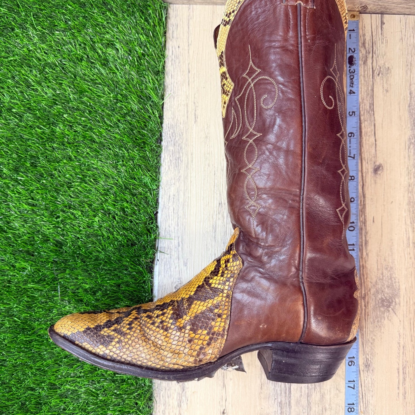 Justin Men - Size 9D - Vintage Brown Snake Python Western Cowboy Boots 9074