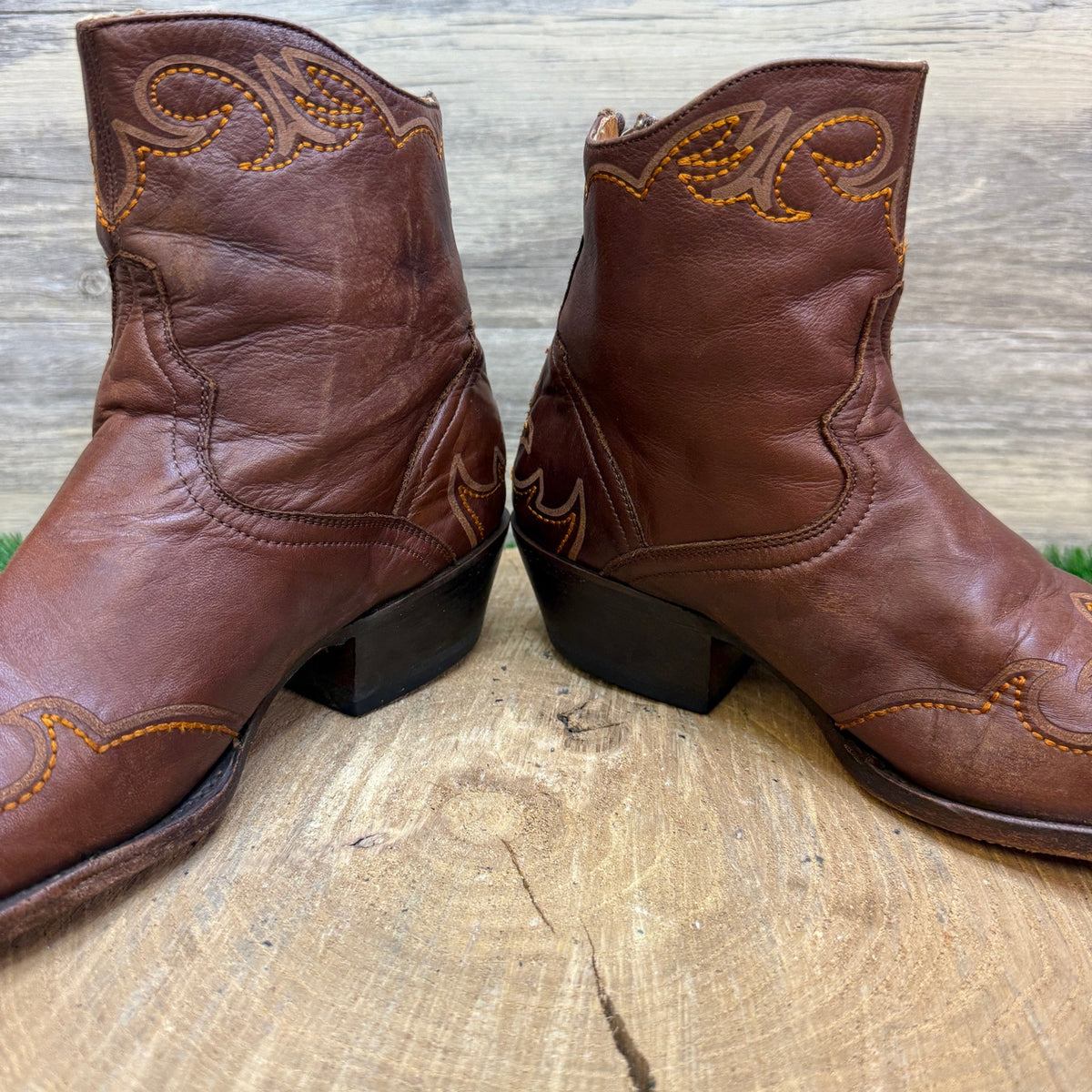 Lucchese Women - Size 7B - Brown/Orange Stitching Ankle Cowboy Boots M6019
