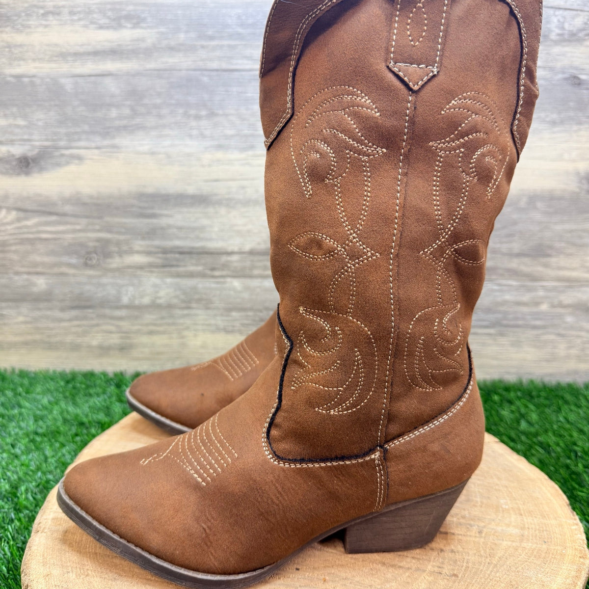 Rampage Women - Size 7M - Brown Soft Faux Leather Cowboy Boots Valyntina