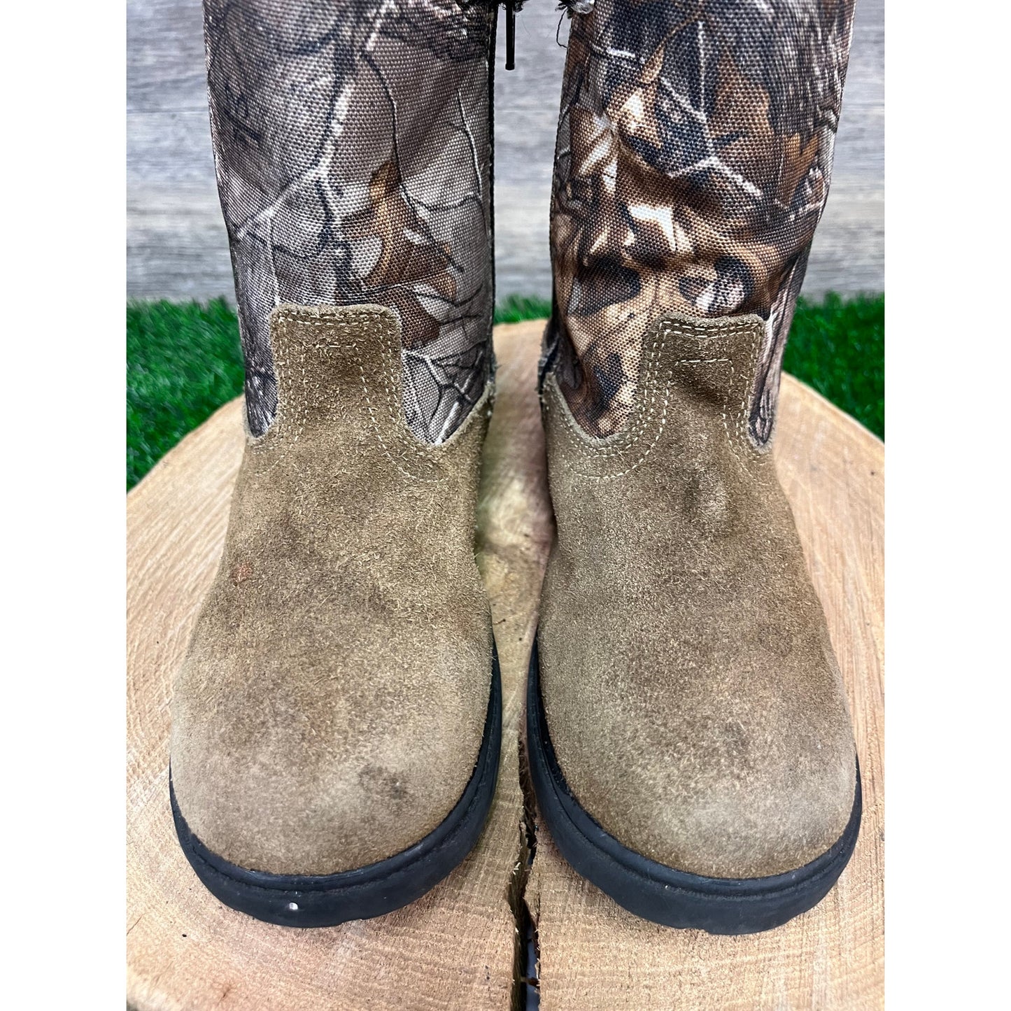 Game Winner Youth - Size 2D - Tan/Camo Suede Boots Style 211