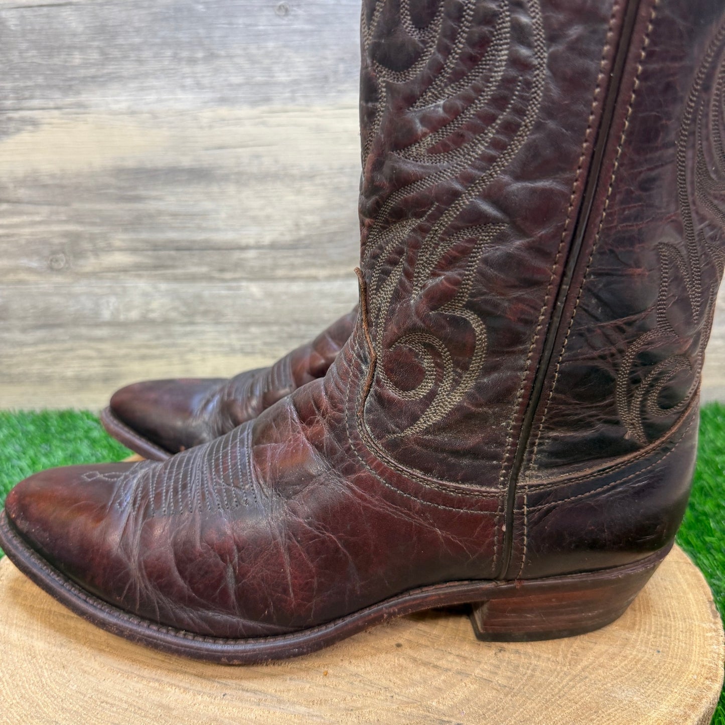 Laredo Men - Size 10.5D - Vintage Burgundy Western Cowboy Boots Style 53275
