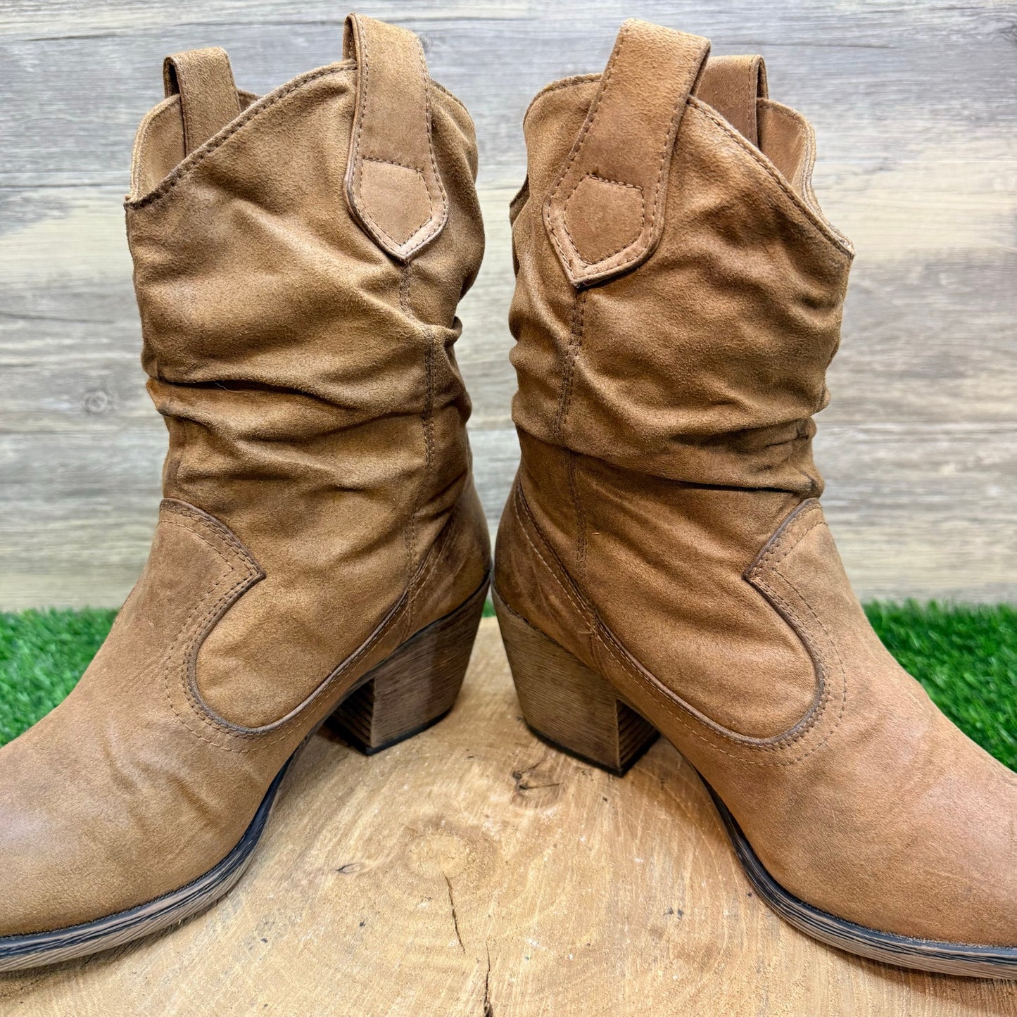 Rocket Dog Women - Size 9 - Tan Faux Suede Slouch Cowboy Boots 12625