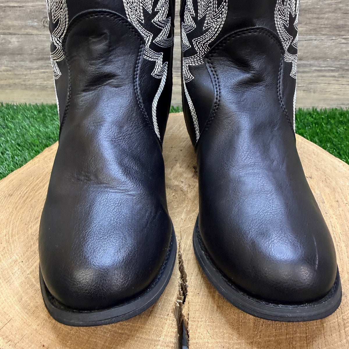 Unknown Women - Size 9 - Black Faux Leather Embroidered Ankle Boots