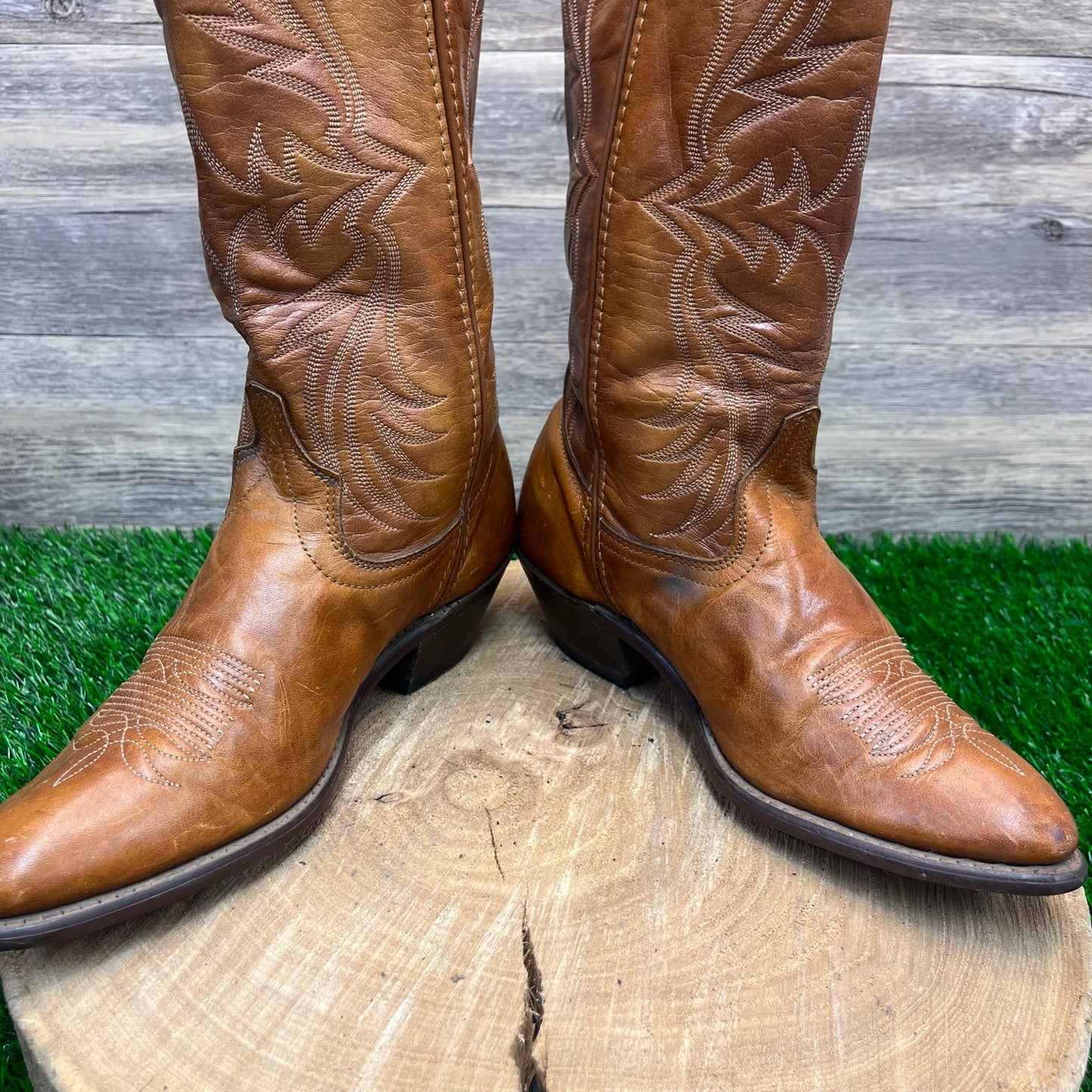 Laredo Women - Size 6.5M - Vintage Tan Cowboy Boots Style 41404